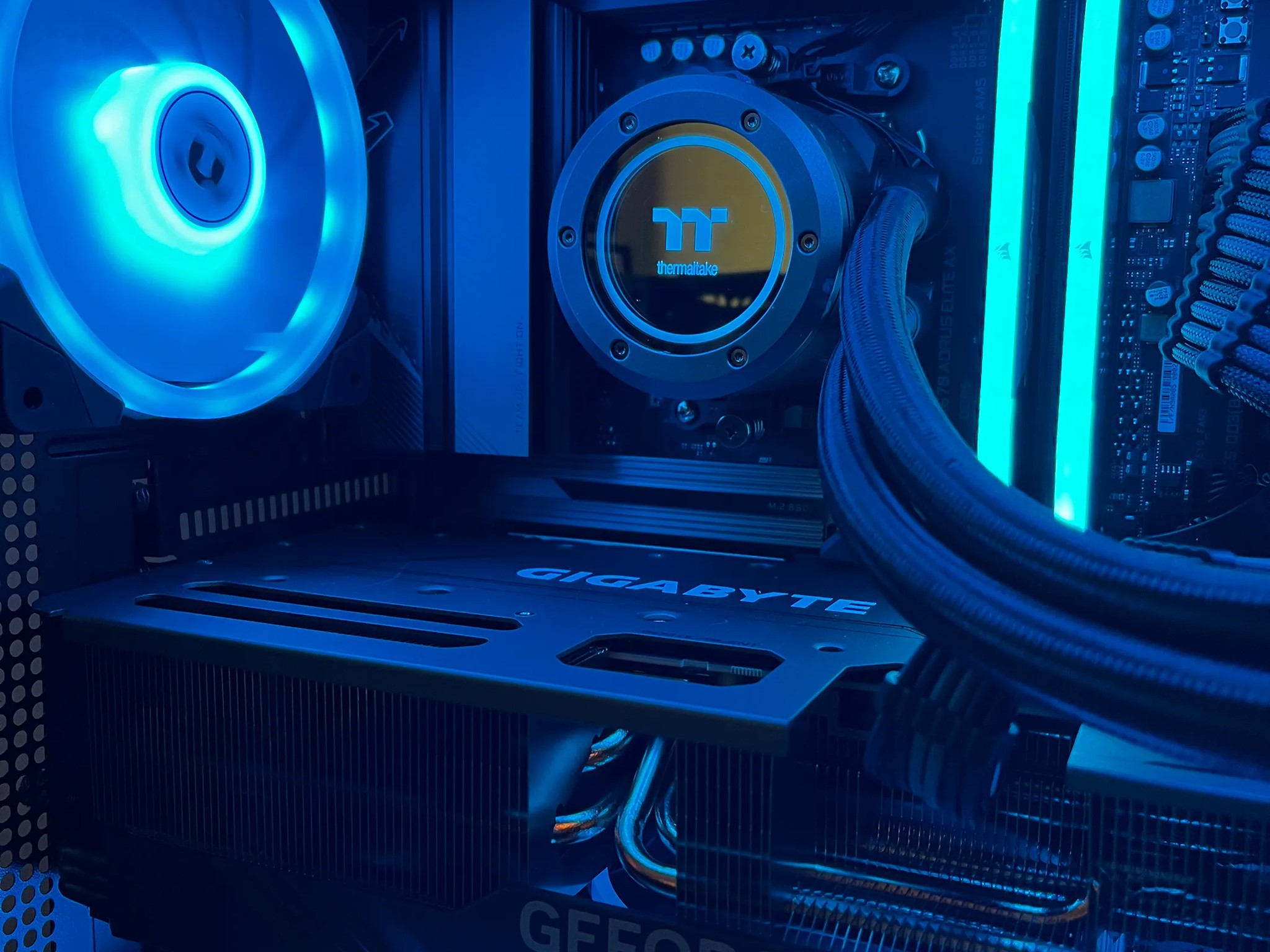 Monolith 2 - Ryzen 7 7800X3d | RTX 4080 SUPER | 32GB DDR5 @ 6000MT/sec | 4TB total | 1050W Platinum