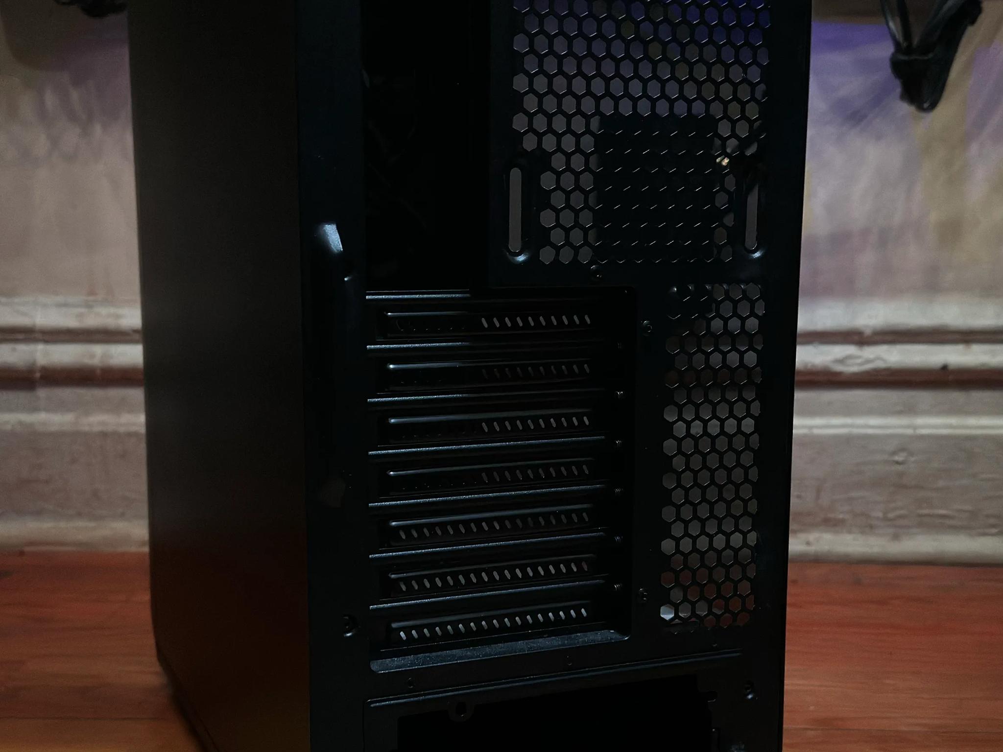 Fractal Design Meshify C - Dark Tempered Glass USED