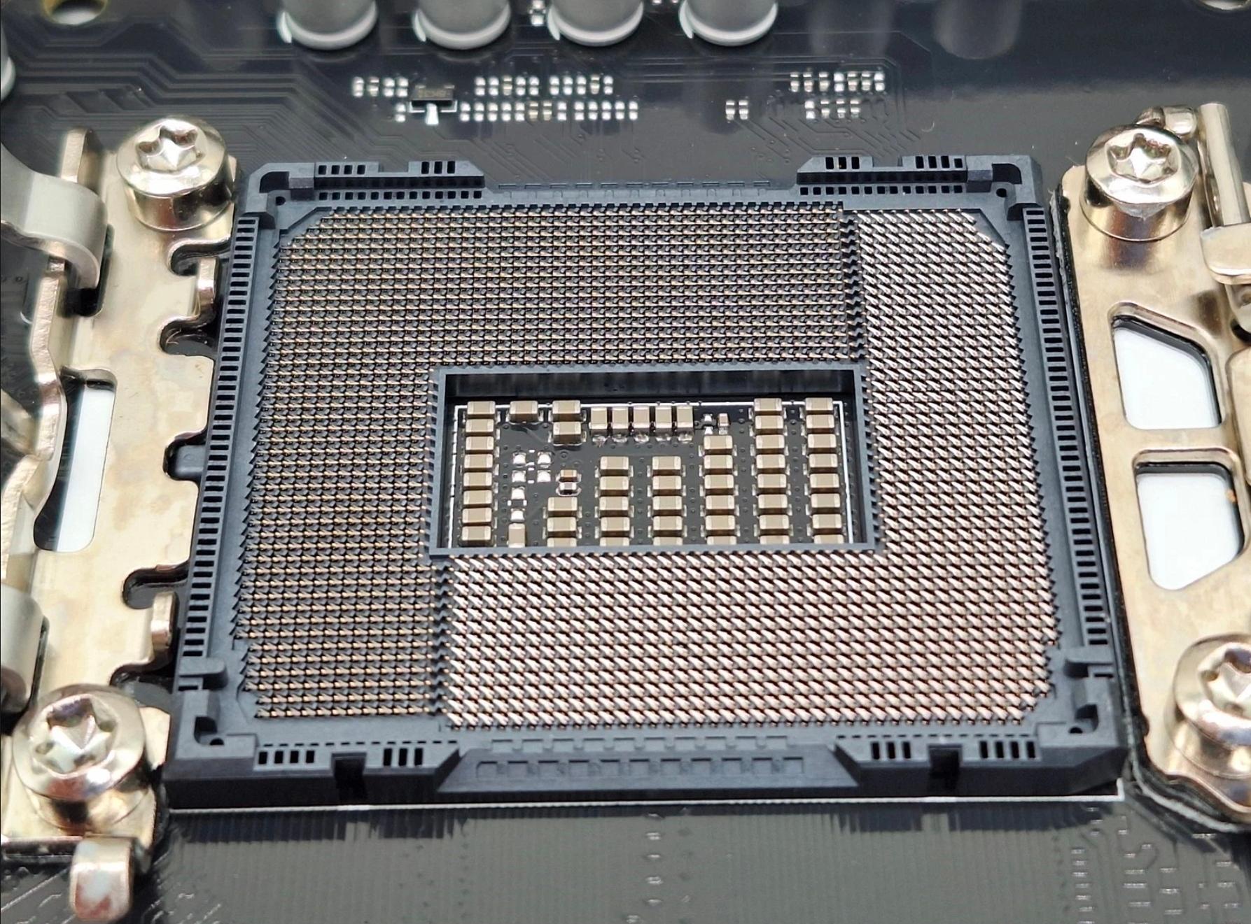 ASUS Prime X870-P WiFi + 7700X + 500GB NMVE AMD AM5 X870 DDR5, PCIe 5.0,  READ!!