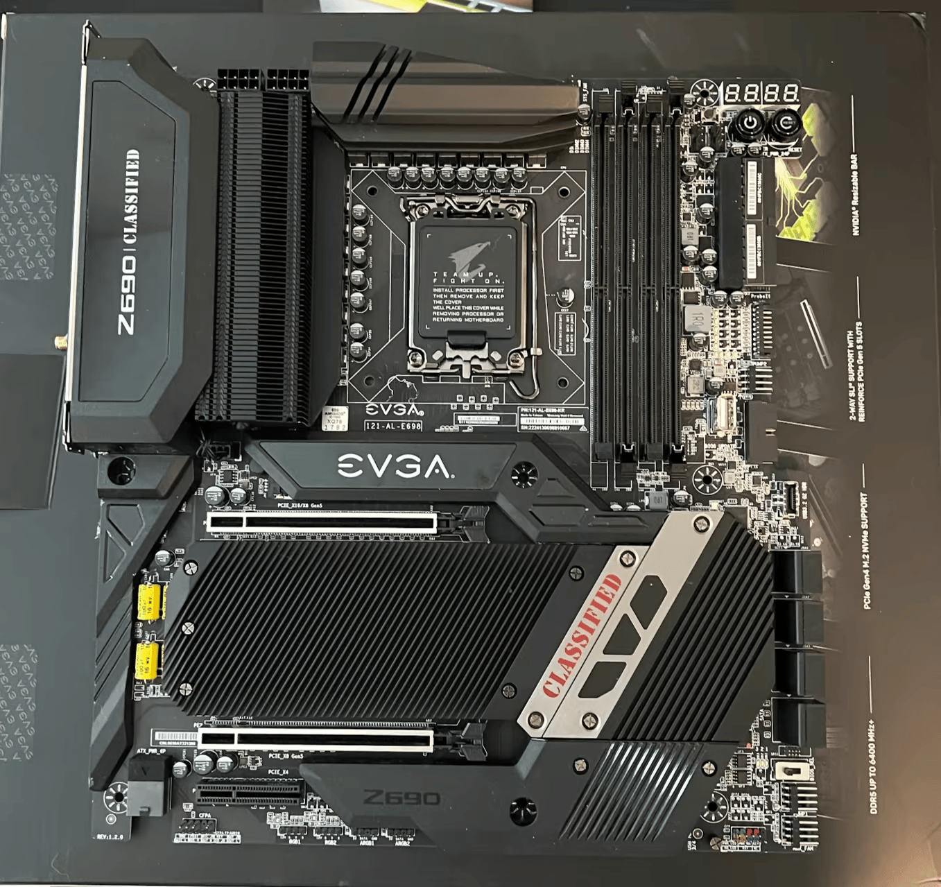 EVGA Z690 Classified 121-AL-E698-KR LGA 1700 EATX Motherboard