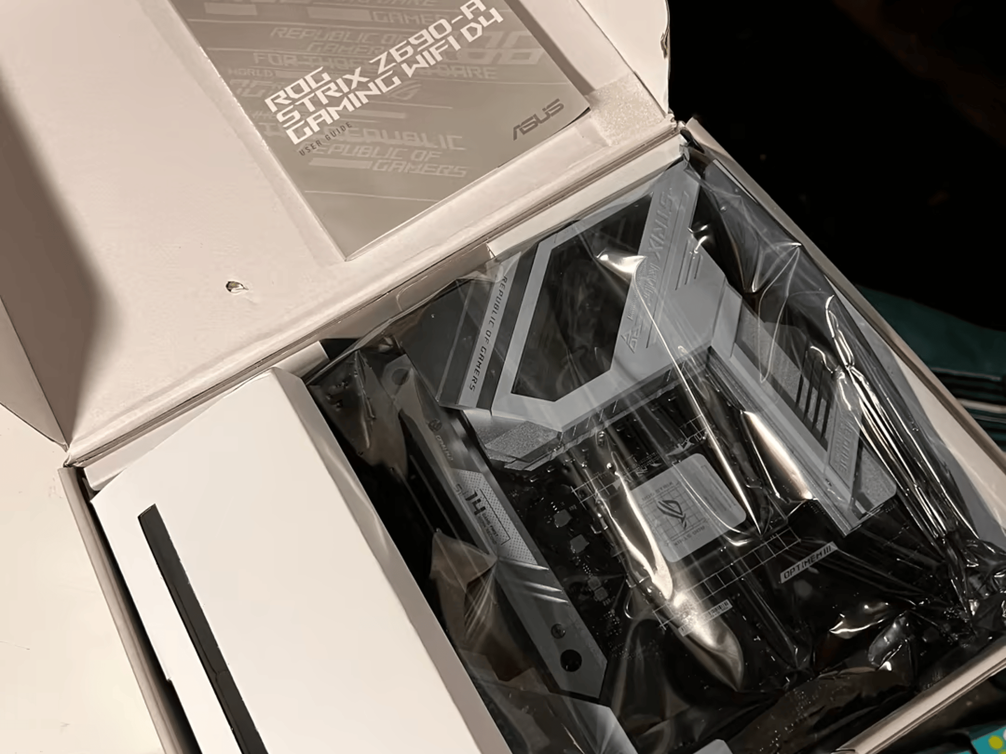 Rog Strix ddr4 z690 Wi-Fi 