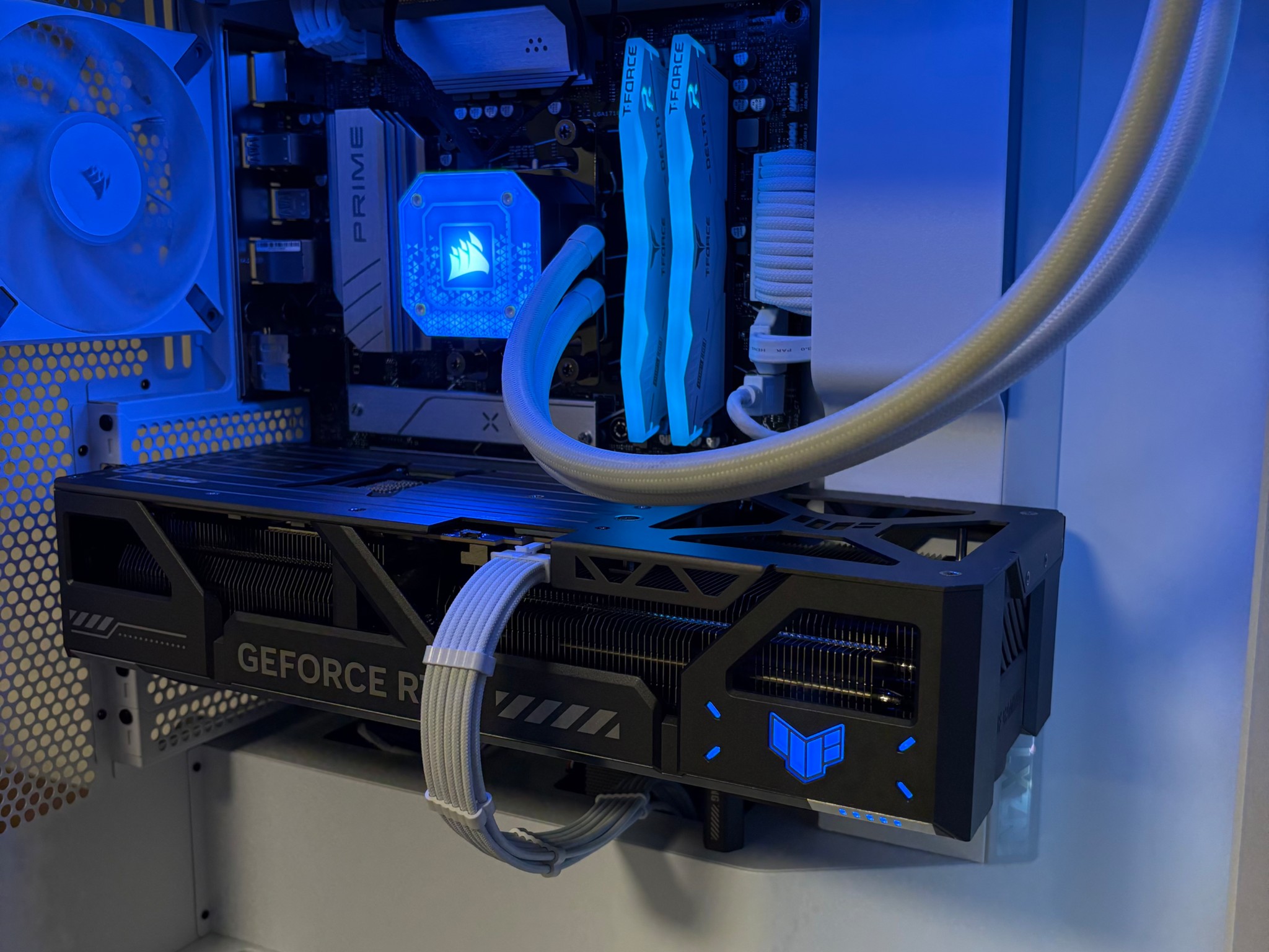 RTX 5080 | Ryzen 7 7800X3D | 32GB DDR5 | 2TB SSD | 850W PSU | 10 x Fans | AIO