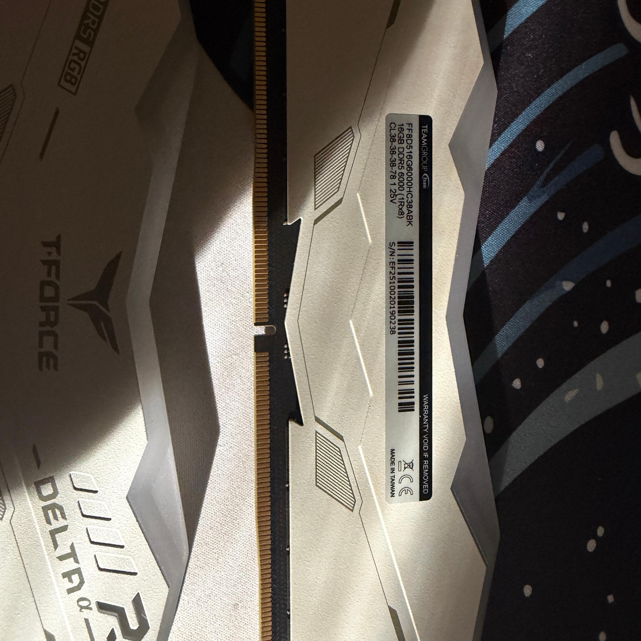 32GB T- Force Delta Alpha DDR5 (16gb x 2)