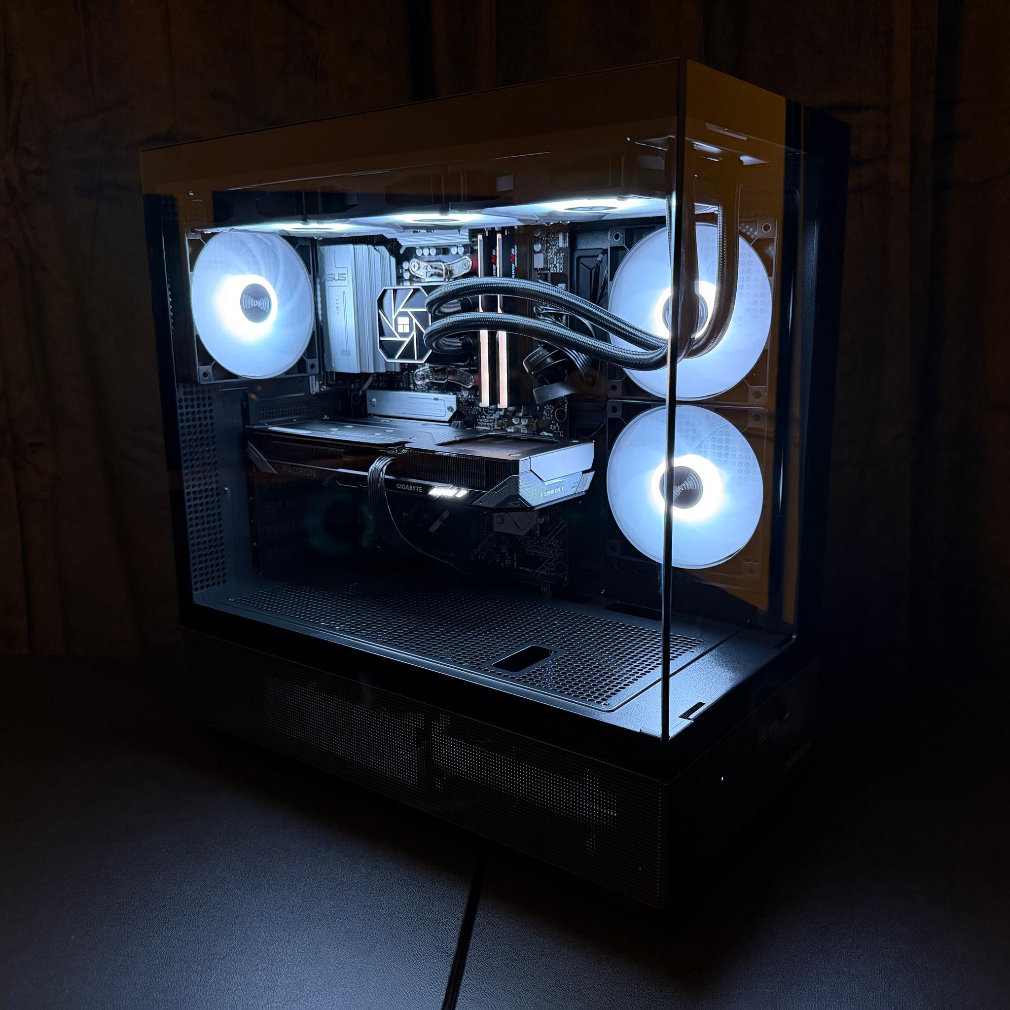 RX 9060 XT 16GB OC • RYZEN 7 9800X3D • B850 PLUS WIFI • 32GB DDR5 • 2TB SSD • 360MM AIO • NEW PC
