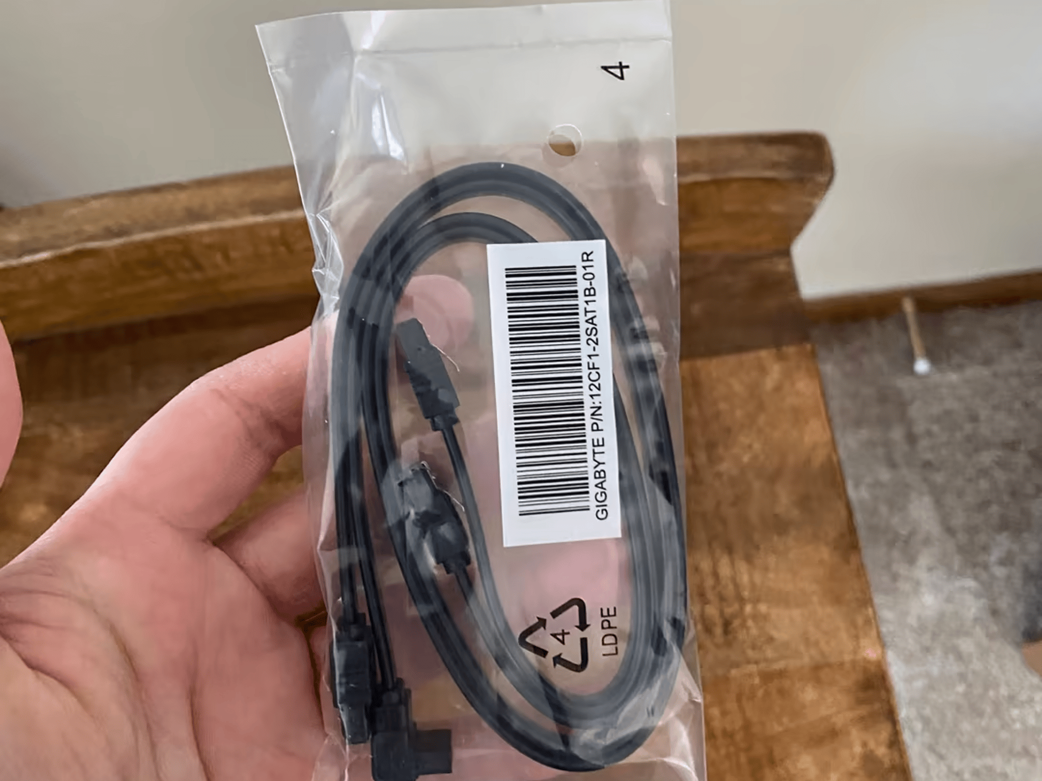 MSI Radeon HD 6570 & 2 Sata Cables Combo