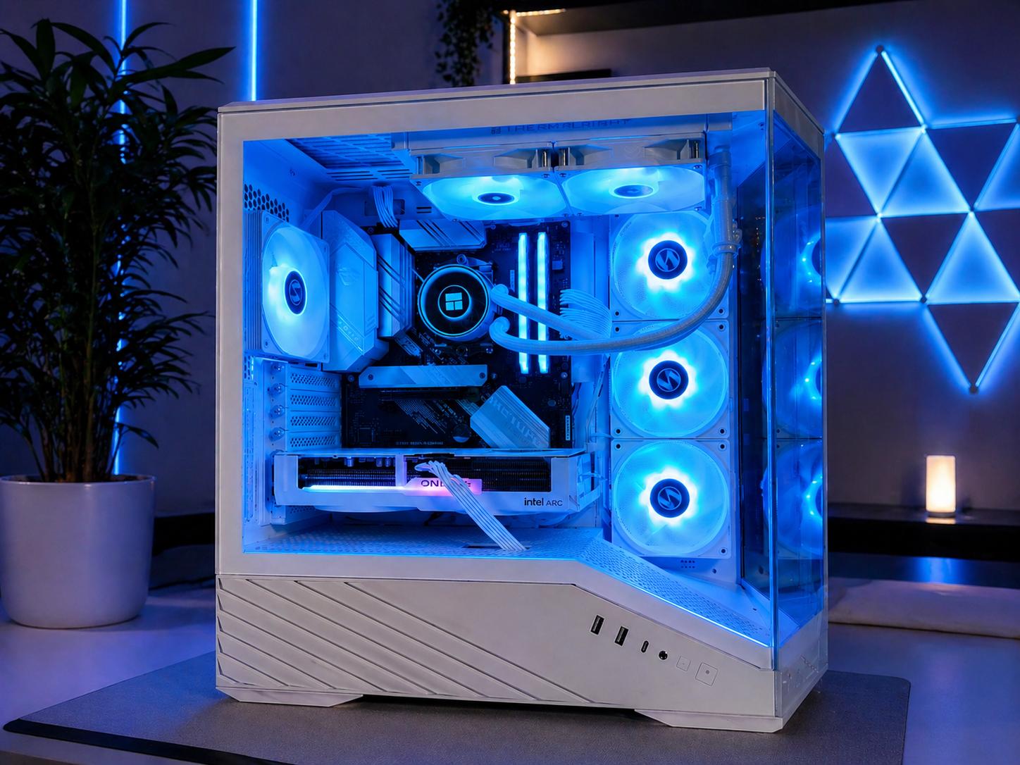 White Phantom RGB Gaming Pc
