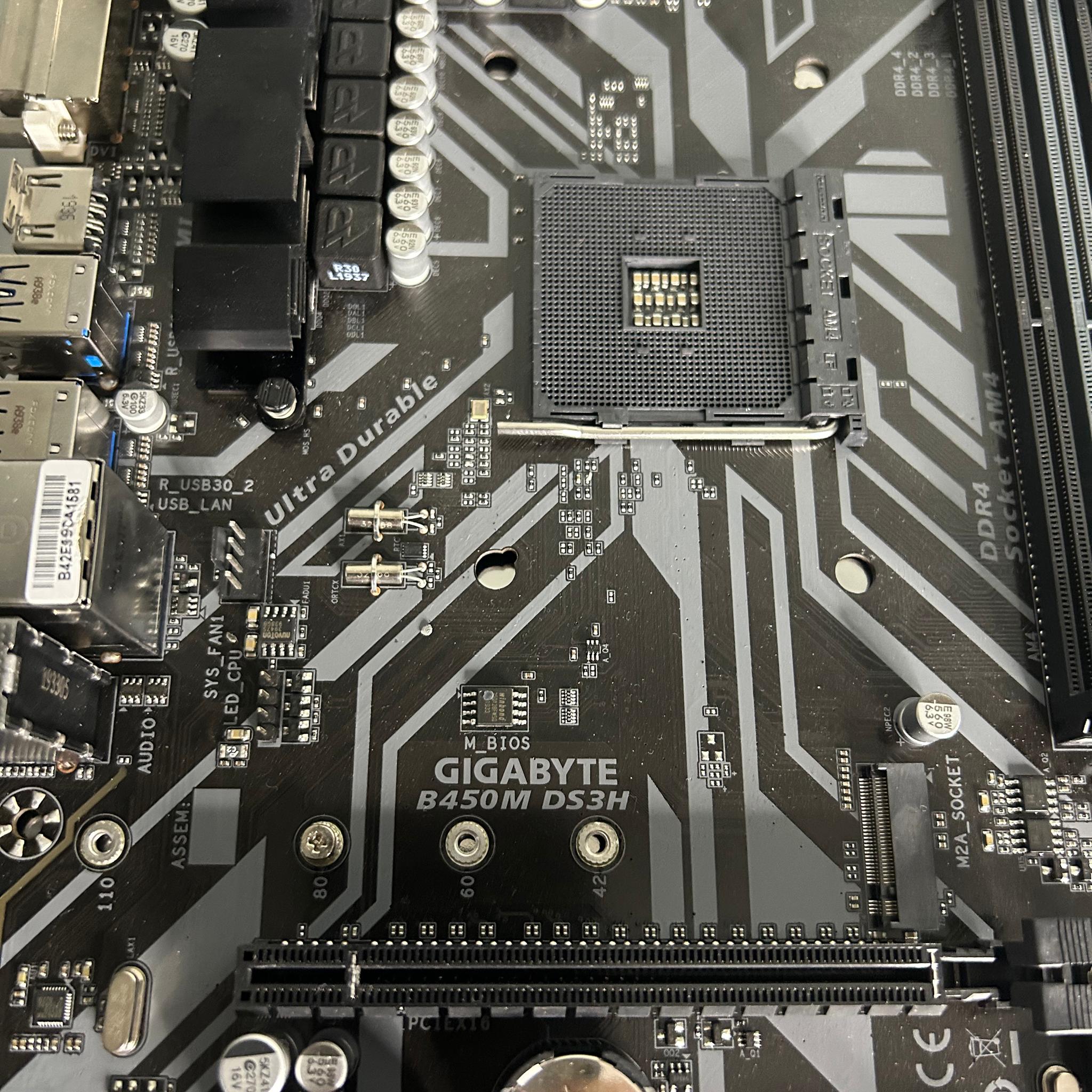 [READ] Gigabyte B450M DS3H Motherboard (AMD Ryzen AM4/Micro ATX)