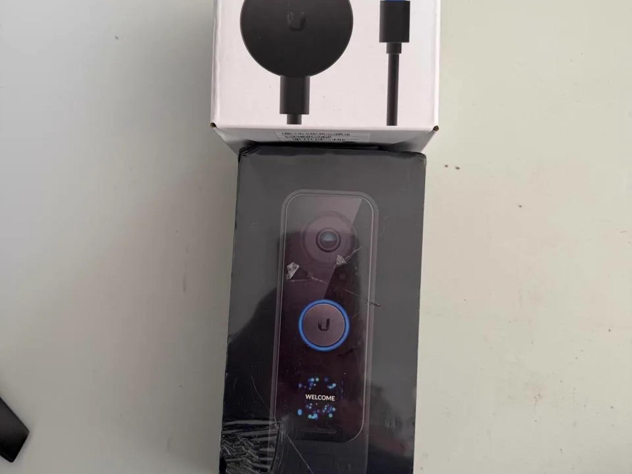 UniFi G4 Doorbell Pro + AC Adapter Bundle