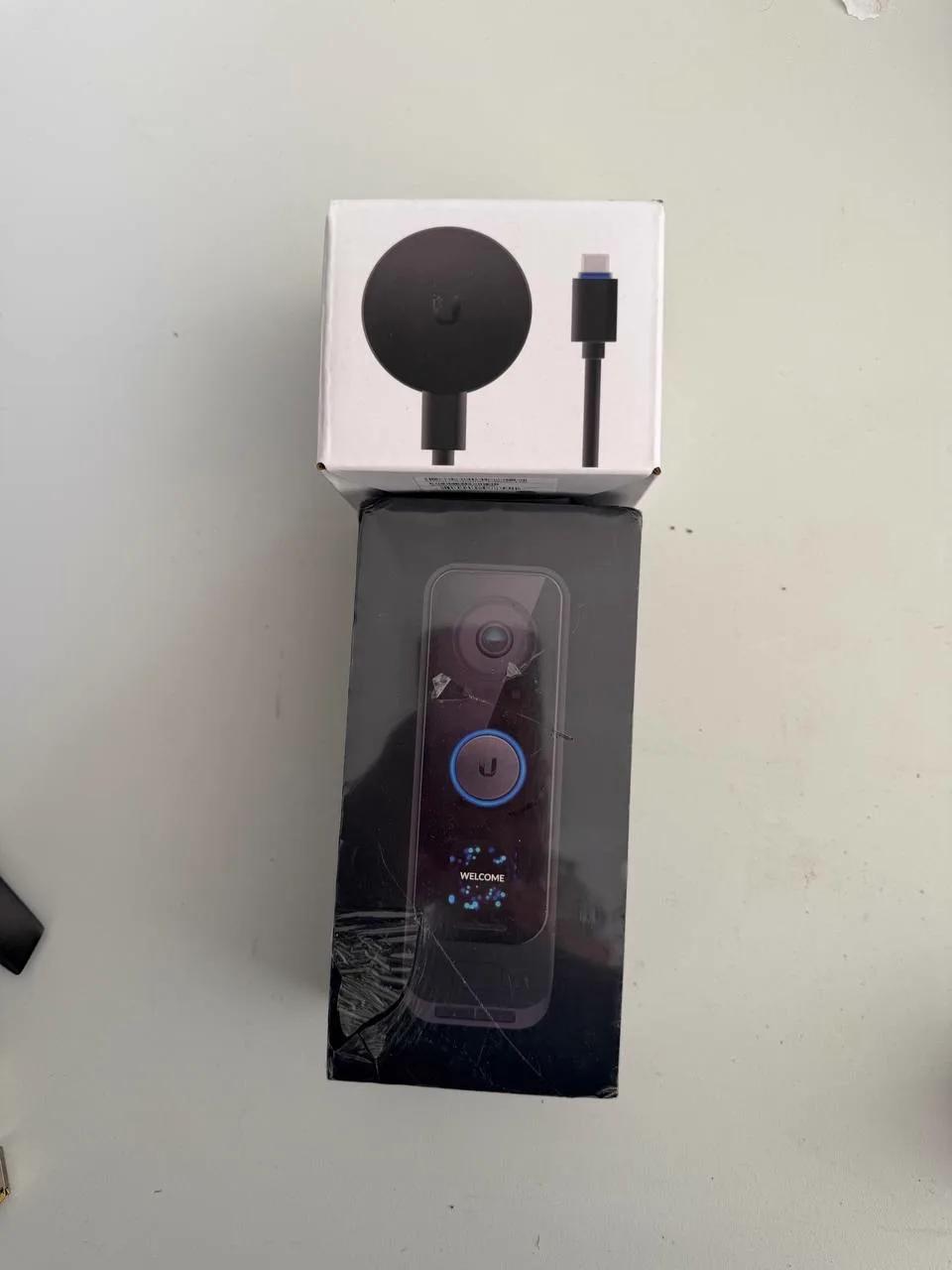 UniFi G4 Doorbell Pro + AC Adapter Bundle