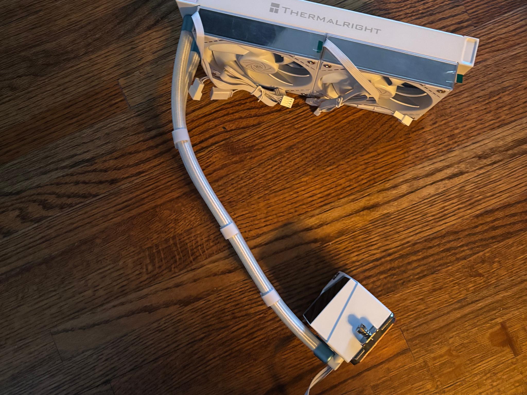 Thermalright Frozen Infinity 240 White – AIO Liquid Cooler