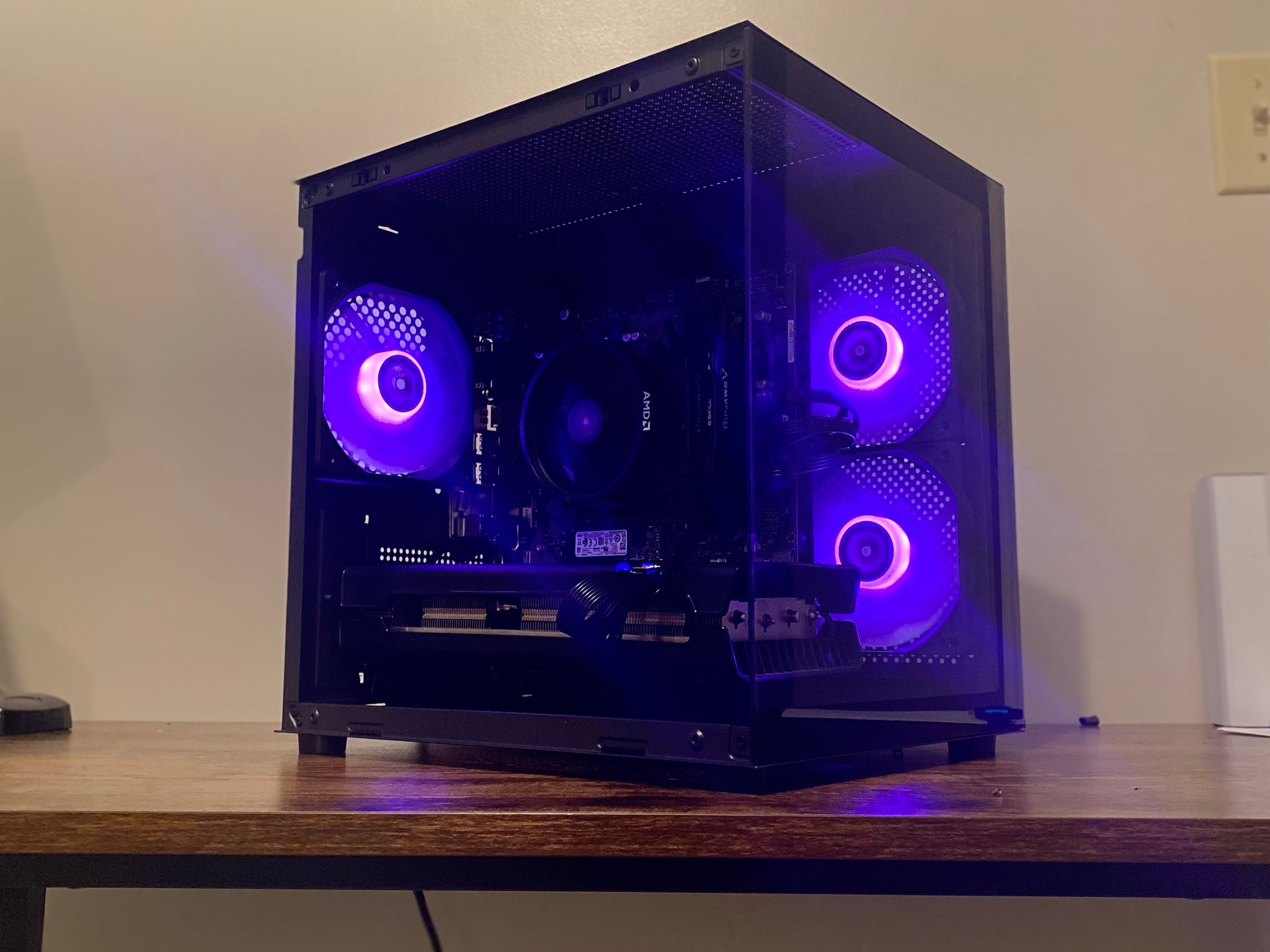 RX 5700xt | Ryzen 5 3600 | 16gb Ram | 512 Gb NVME ssd | wifi + windows 11