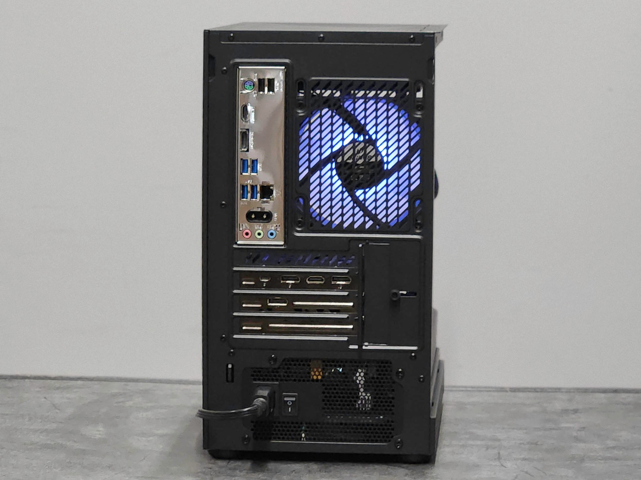 RTX 2080 Super 8GB | Liquid cooled Gaming PC | Ryzen 5 5600X |32GB DDR4 | 512GB SSD | Win 11 Pro