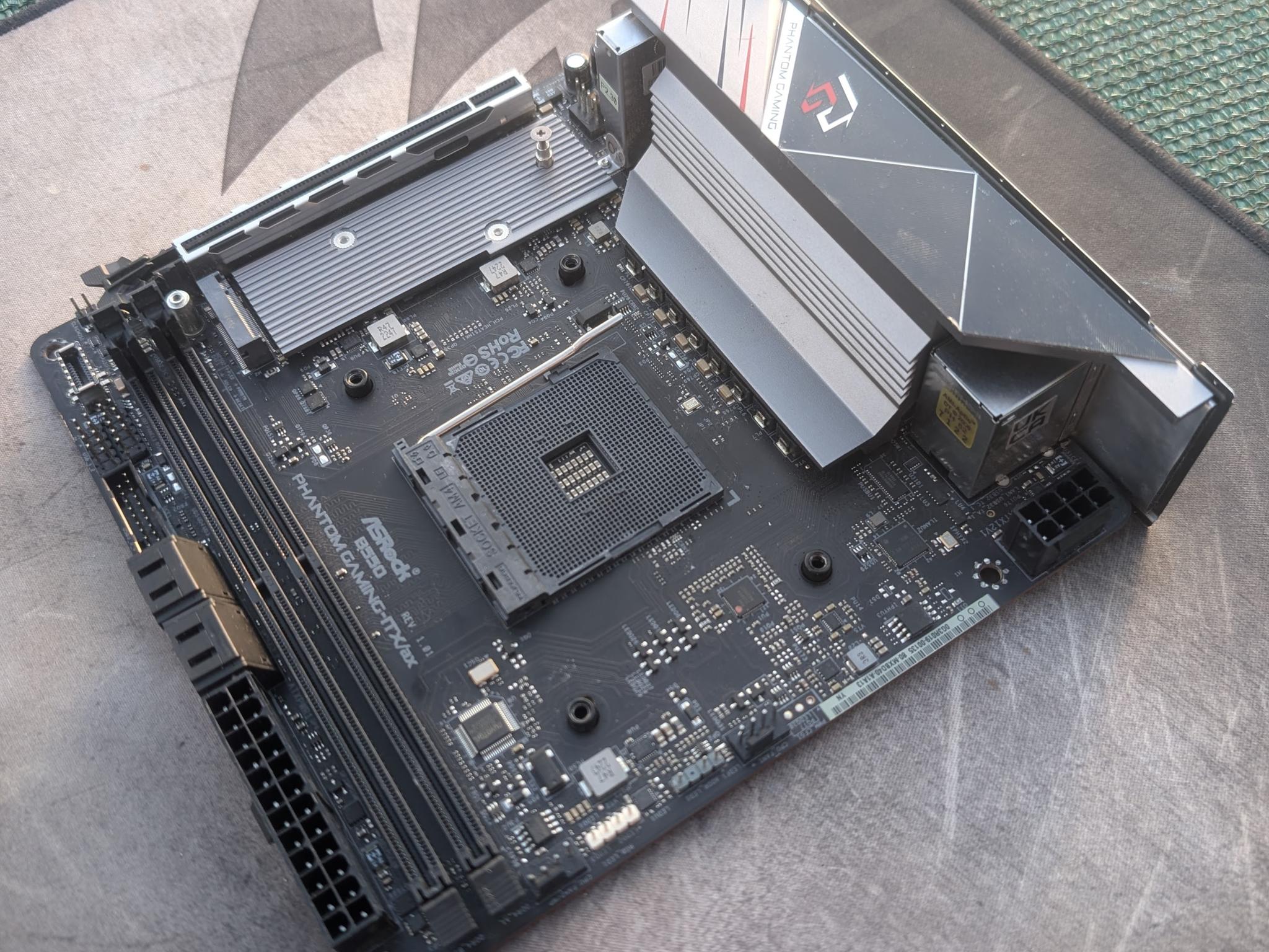 ASRock B550 AM4 Phantom Gaming-ITX