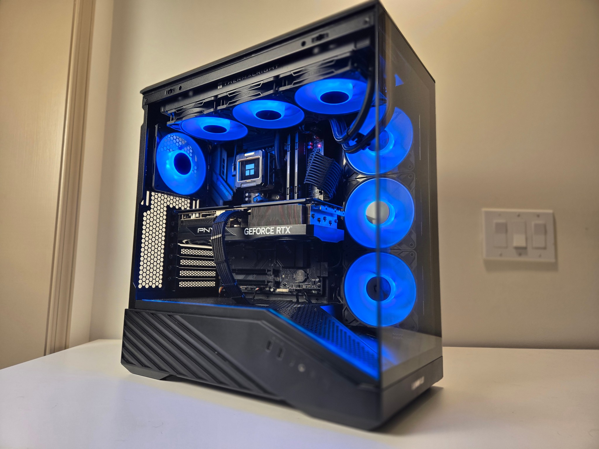 RTX 5070 Ti | Ryzen 7 9800X3D | 32gb DDR5 | 2tb Storage
