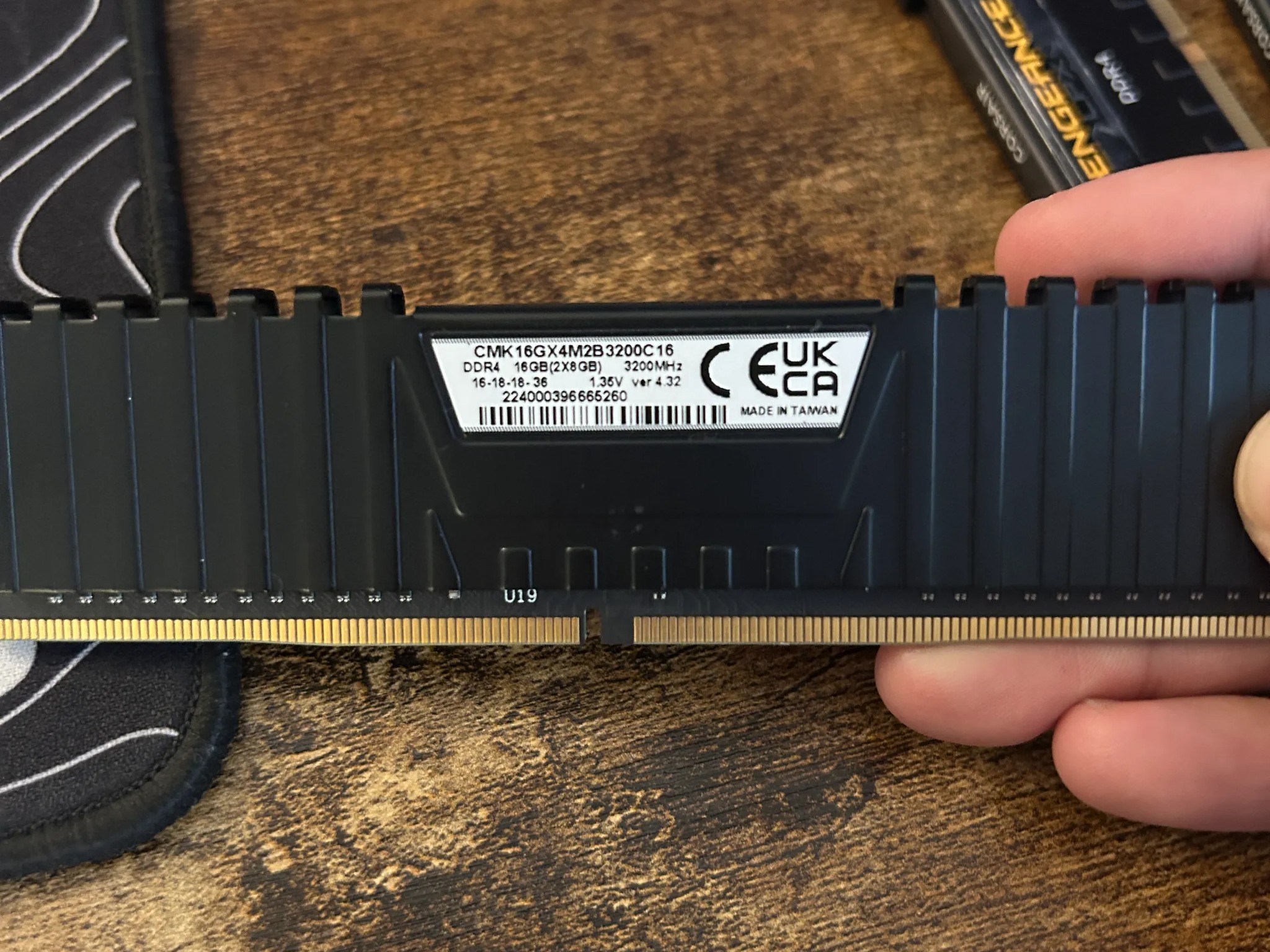 CORSAIR VENGEANCE LPX DDR4 RAM 32GB (4x8GB) 3200MHz