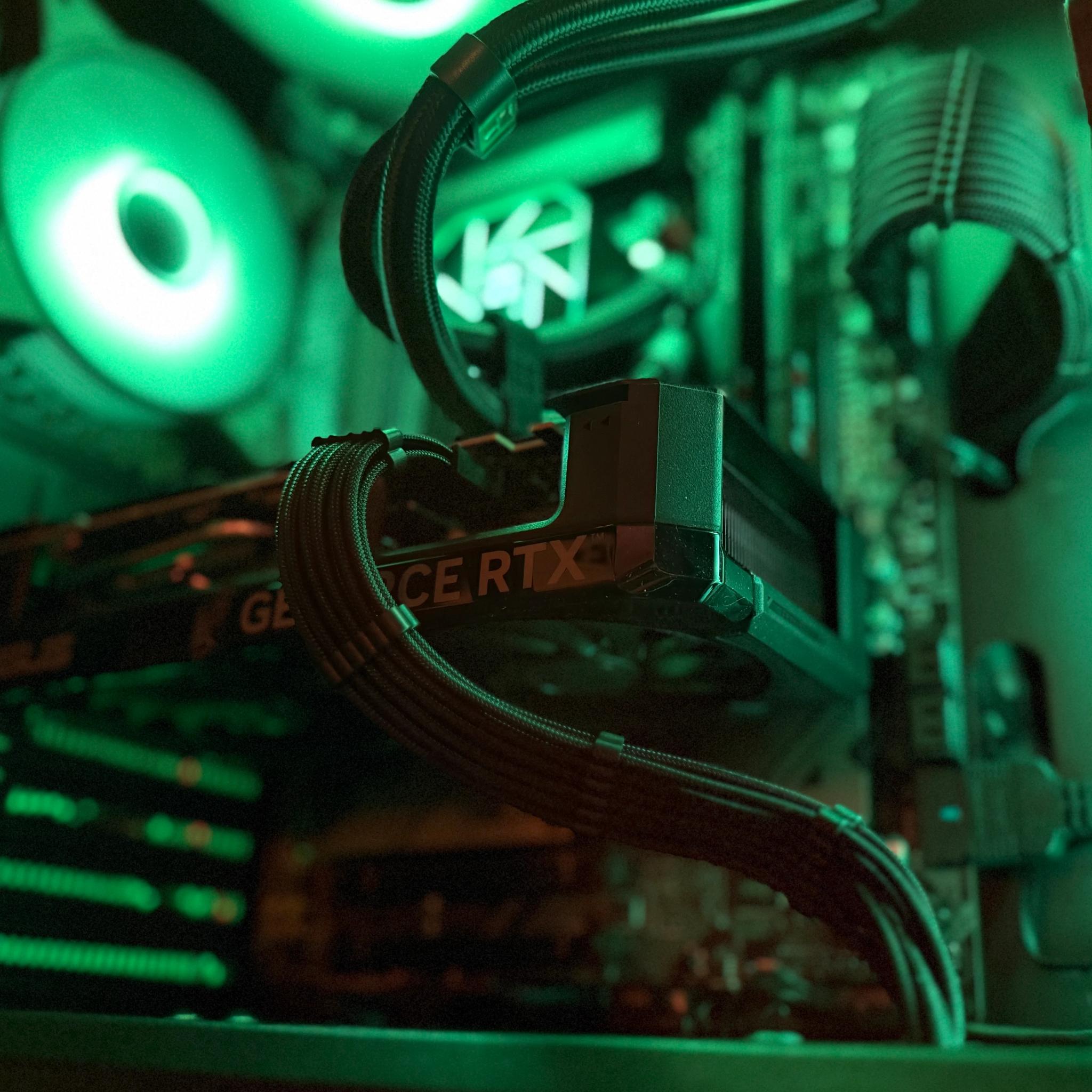 ❇️Emerald❇️ RTX 4070 Super / AMD R7 7700X / 1TB NVME / 32GB DDR5 RAM / 240 AIO / Windows 11 Pro