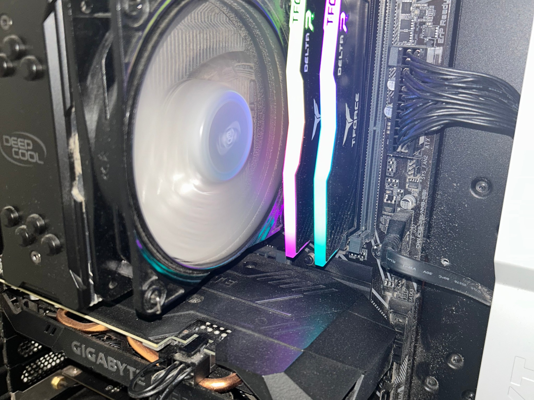 Intel Core i5-10400F  GeForce RTX 2060  16 RAM  1T STORAGE