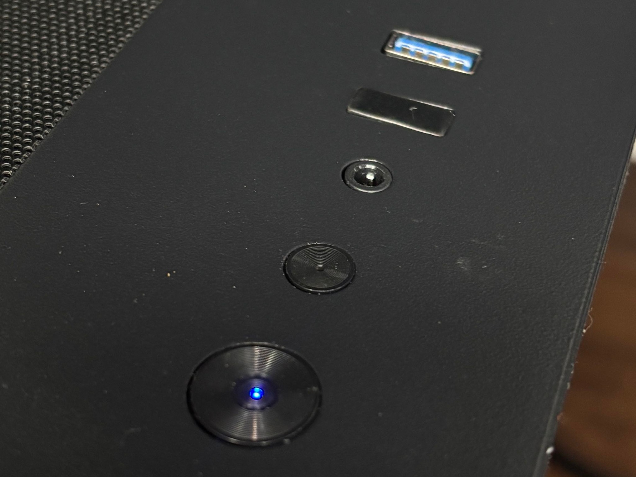 Black Gaming PC (GTX 1660 Super 6GB +AMD Ryzen 5 2600X + 16GB DDR4 + SSD)