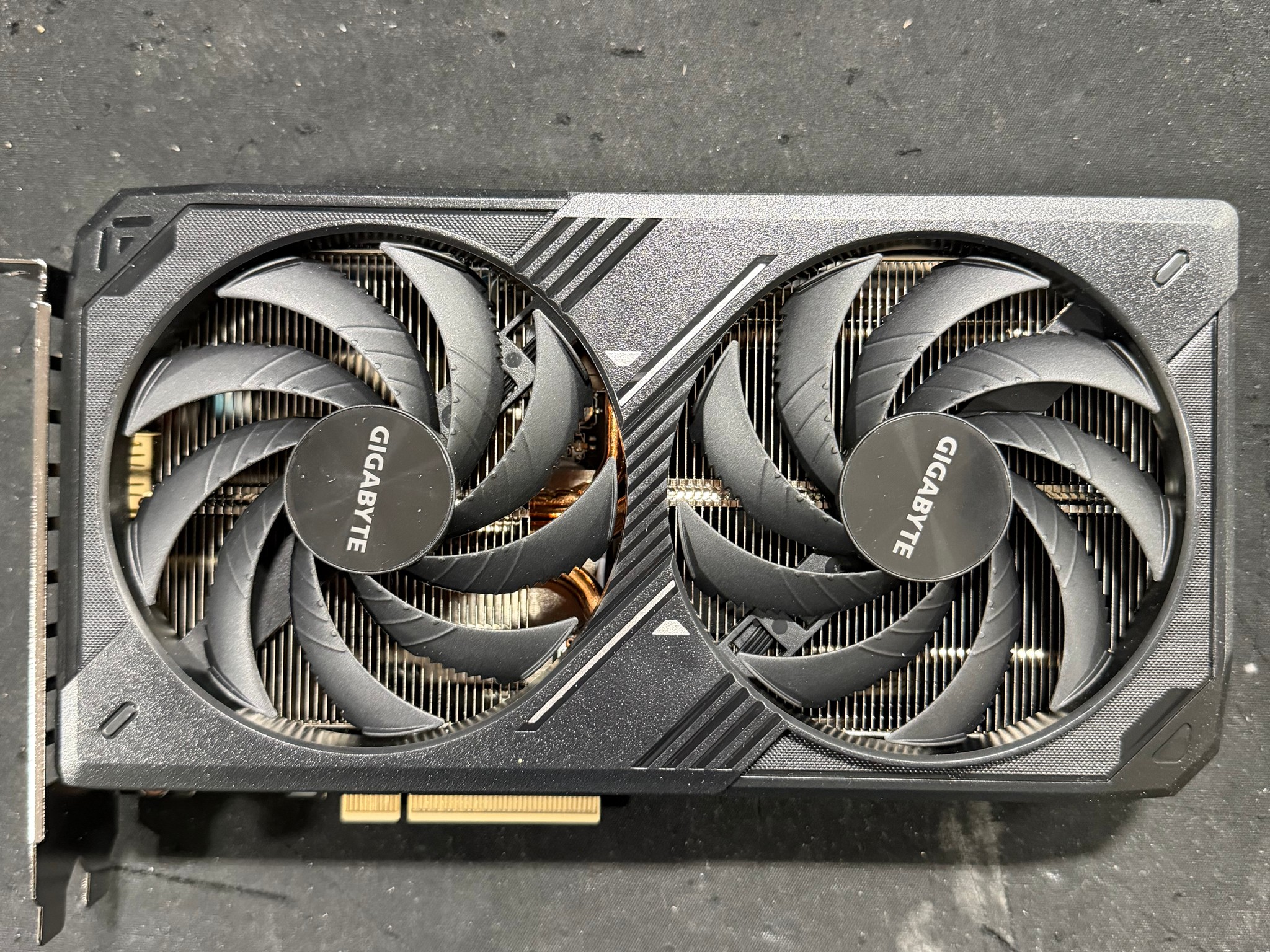 Gigabyte 5060 TI 8GB Windforce