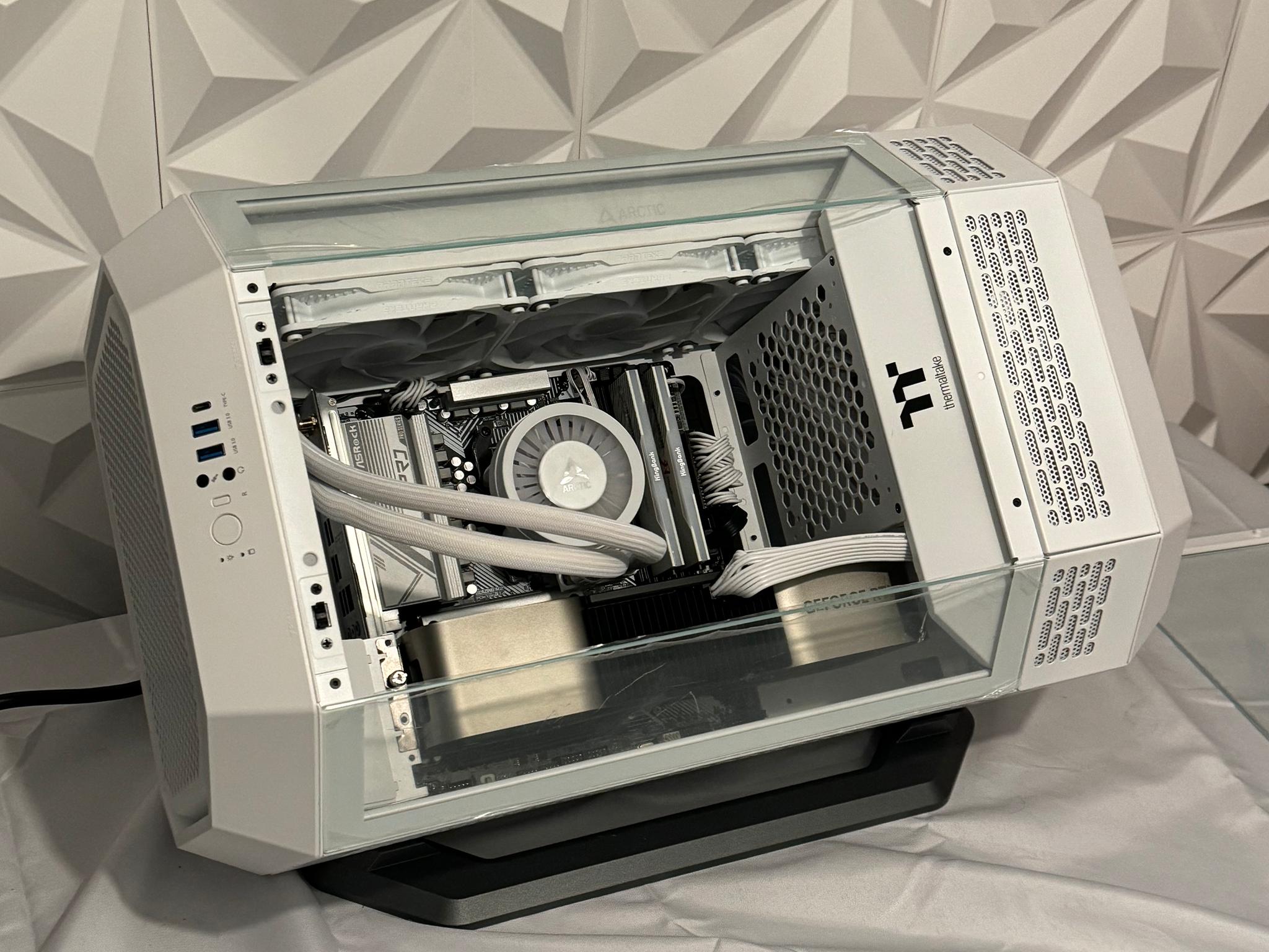 “The Bunny Bourough" RYZEN 9 7900X, RTX 4080 Founder, 64gb DDR5, WI-FI 6, 2TB nvme Free 4tb DR Read