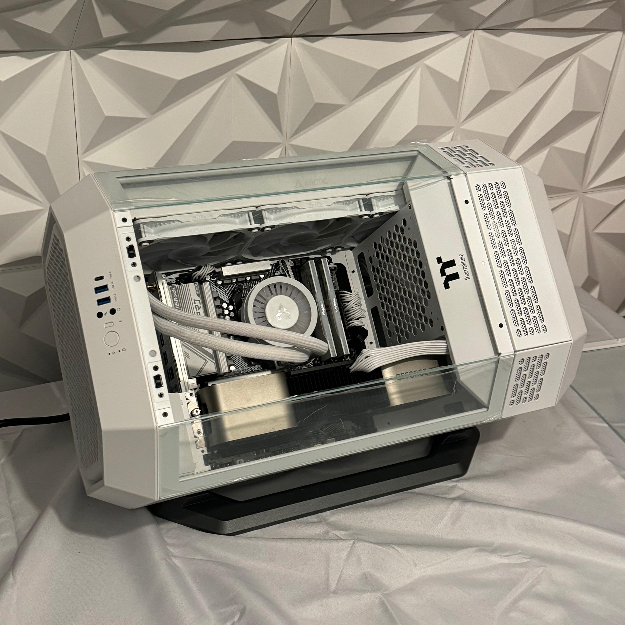 “The Bunny Bourough" RYZEN 9 7900X, RTX 4080 Founder, 64gb DDR5, WI-FI 6, 2TB nvme Free 4tb DR Read