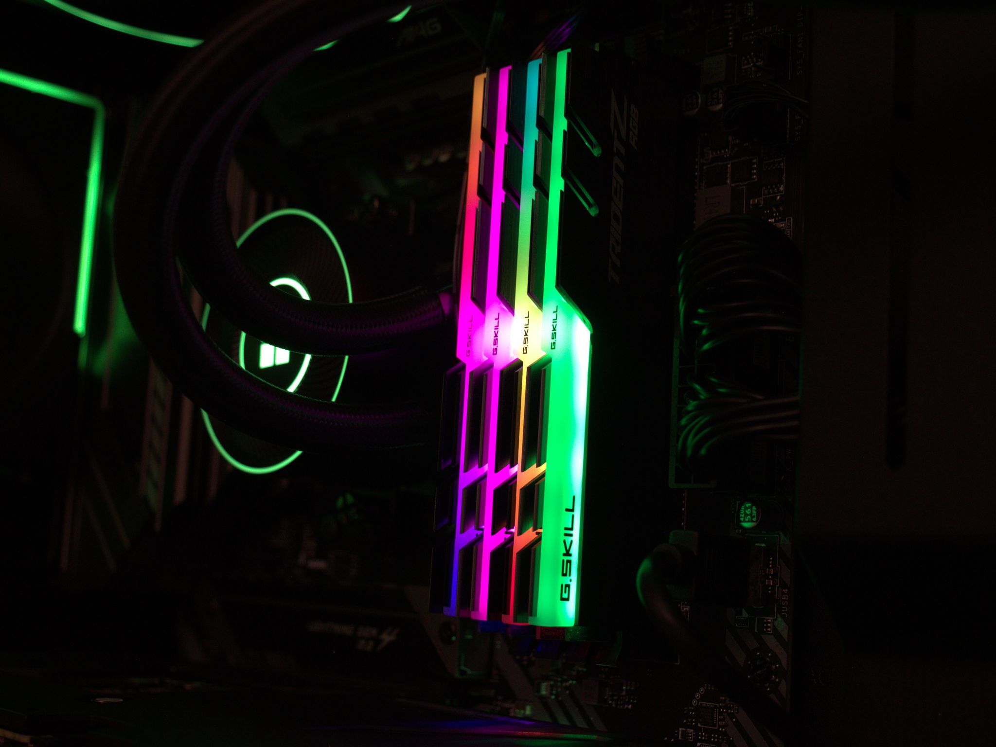 4070 12 GB | Ryzen7  5800X  | 32GB Ram | NVME  | 850W GOLD | Win 11 | Liquid Cooled