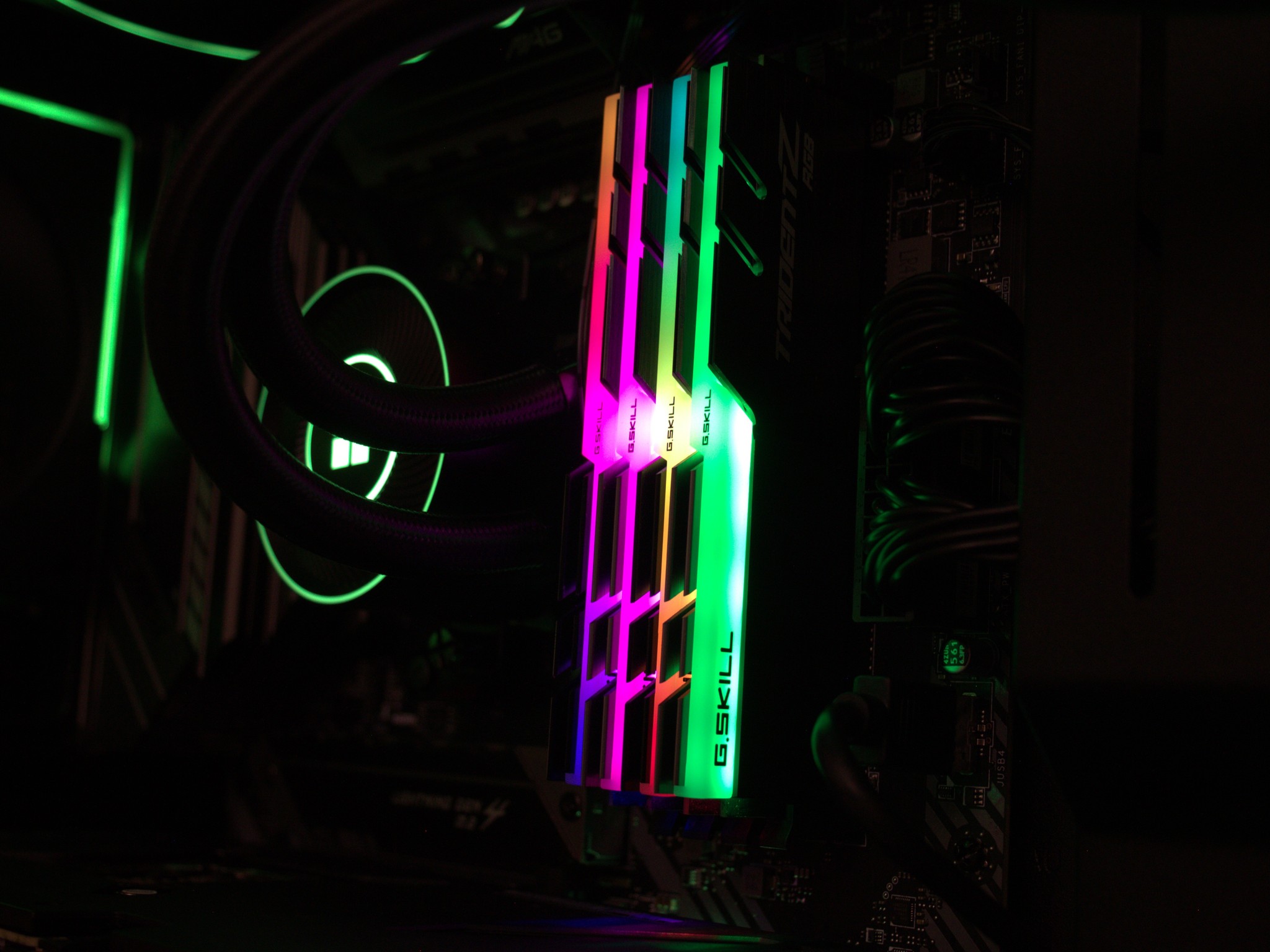 4070 12 GB | Ryzen7  5800X  | 32GB Ram | NVME  | 850W GOLD | Win 11 | Liquid Cooled