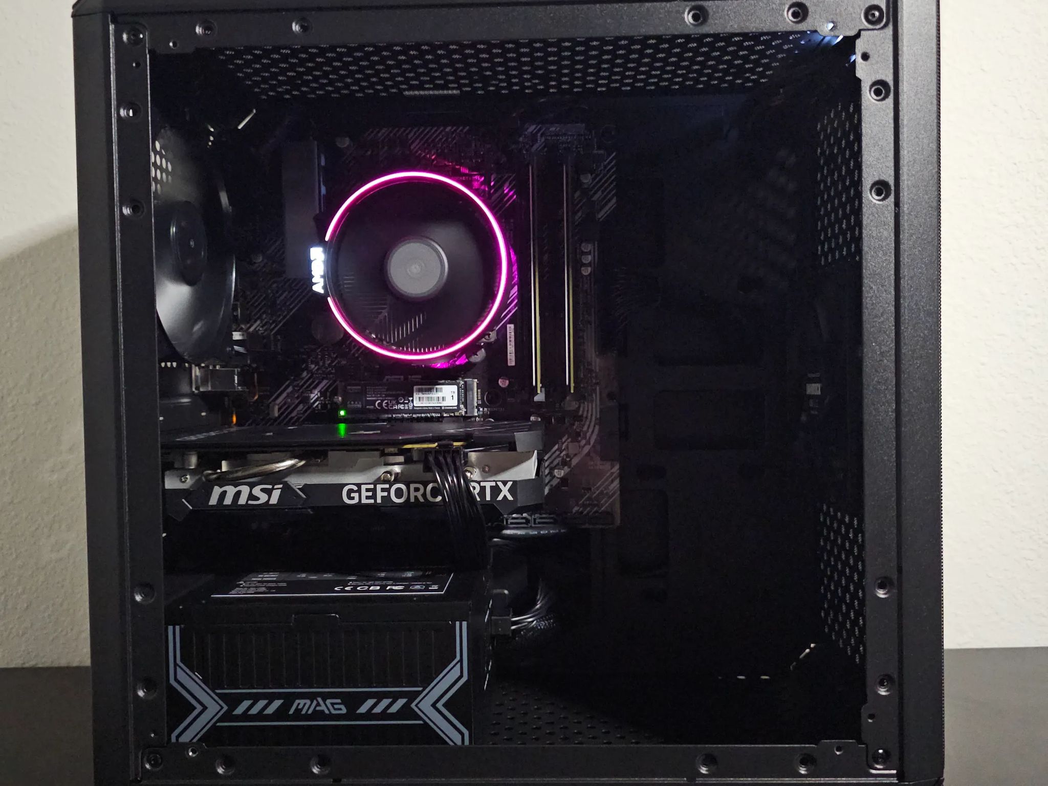 SPIRE / RTX 4060 / Ryzen 7 2700 / 16GB DDR4 / 1TB SSD