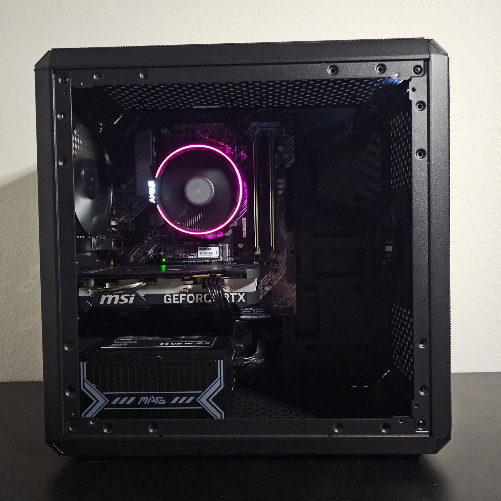 SPIRE / RTX 4060 / Ryzen 7 2700 / 16GB DDR4 / 1TB SSD