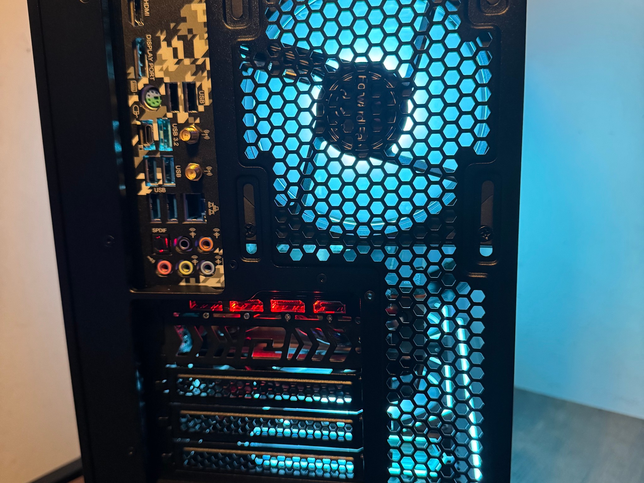 🚀High FPS Team Red 1440p/4K PC❤️ - Ryzen 5 5600X3D | RX 6900 XT 16GB | 32GB DDR4 | 1TB Gen4 M.2 SSD