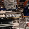 ASUS A8N-SLI Deluxe Athlon 64 X2 3800 Radeon X550 128MB 2GB RAM
