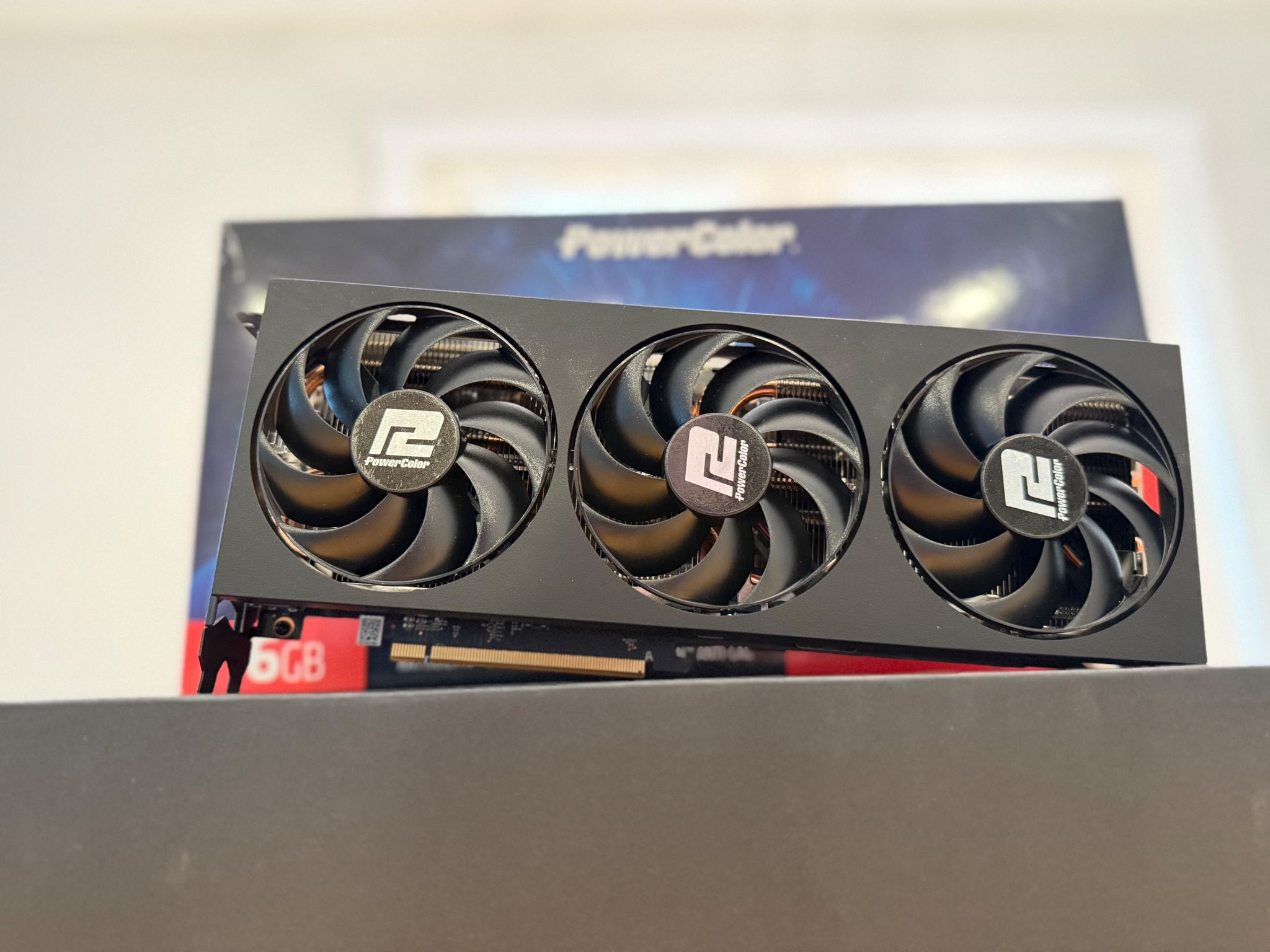 AMD RX 7900 GRE 16gb