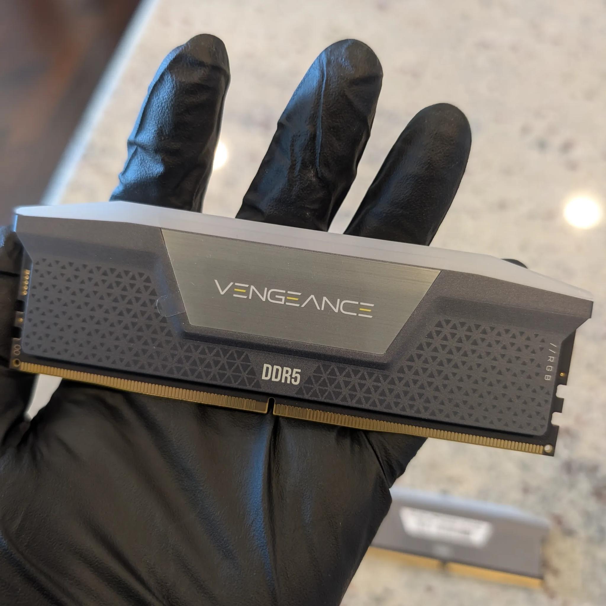 Corsair Vegeance RGB 32GB DDR5 5600 40-40-40-47 Ram