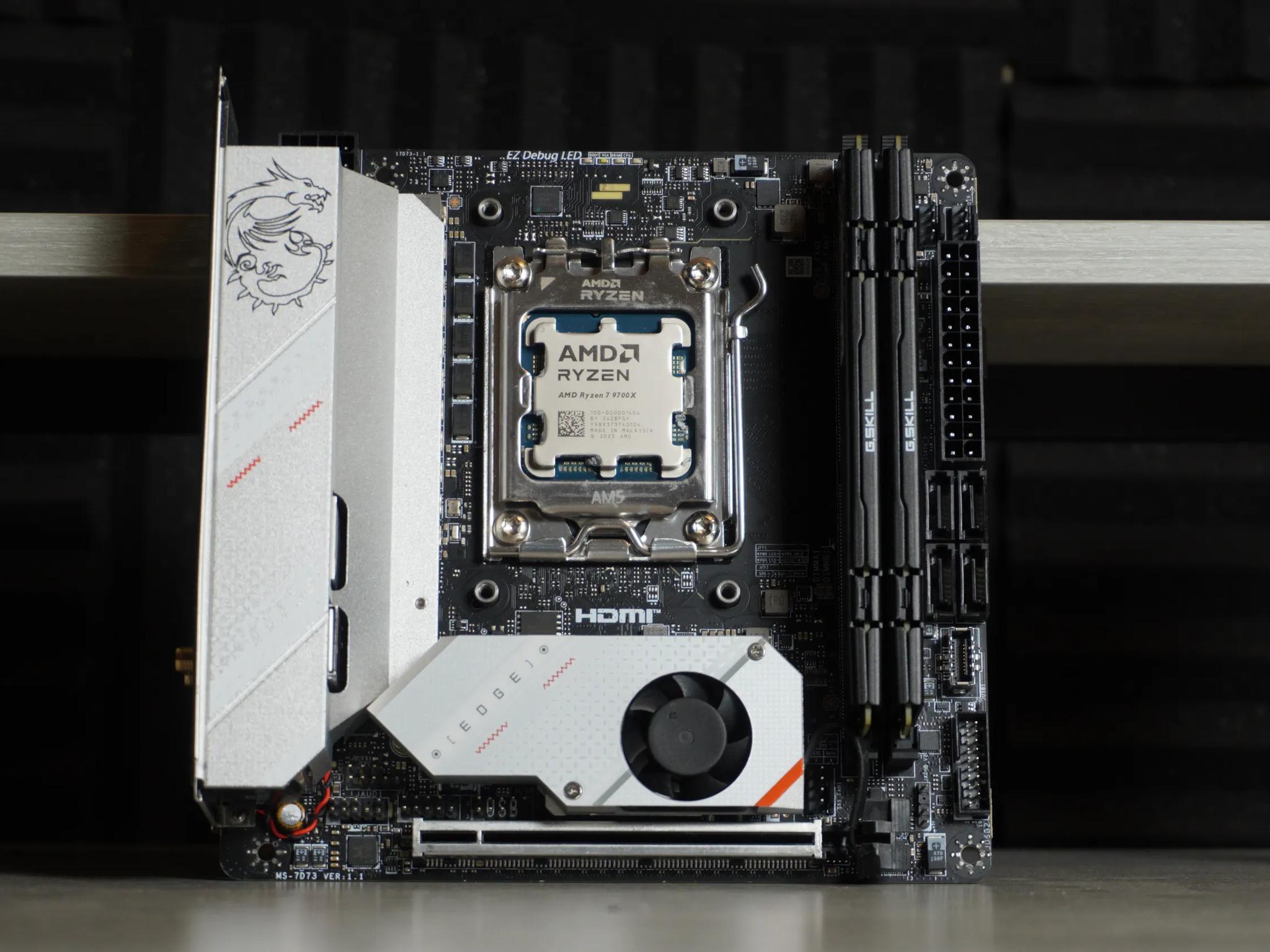 MSI b650i Edge | AMD R7 9700x