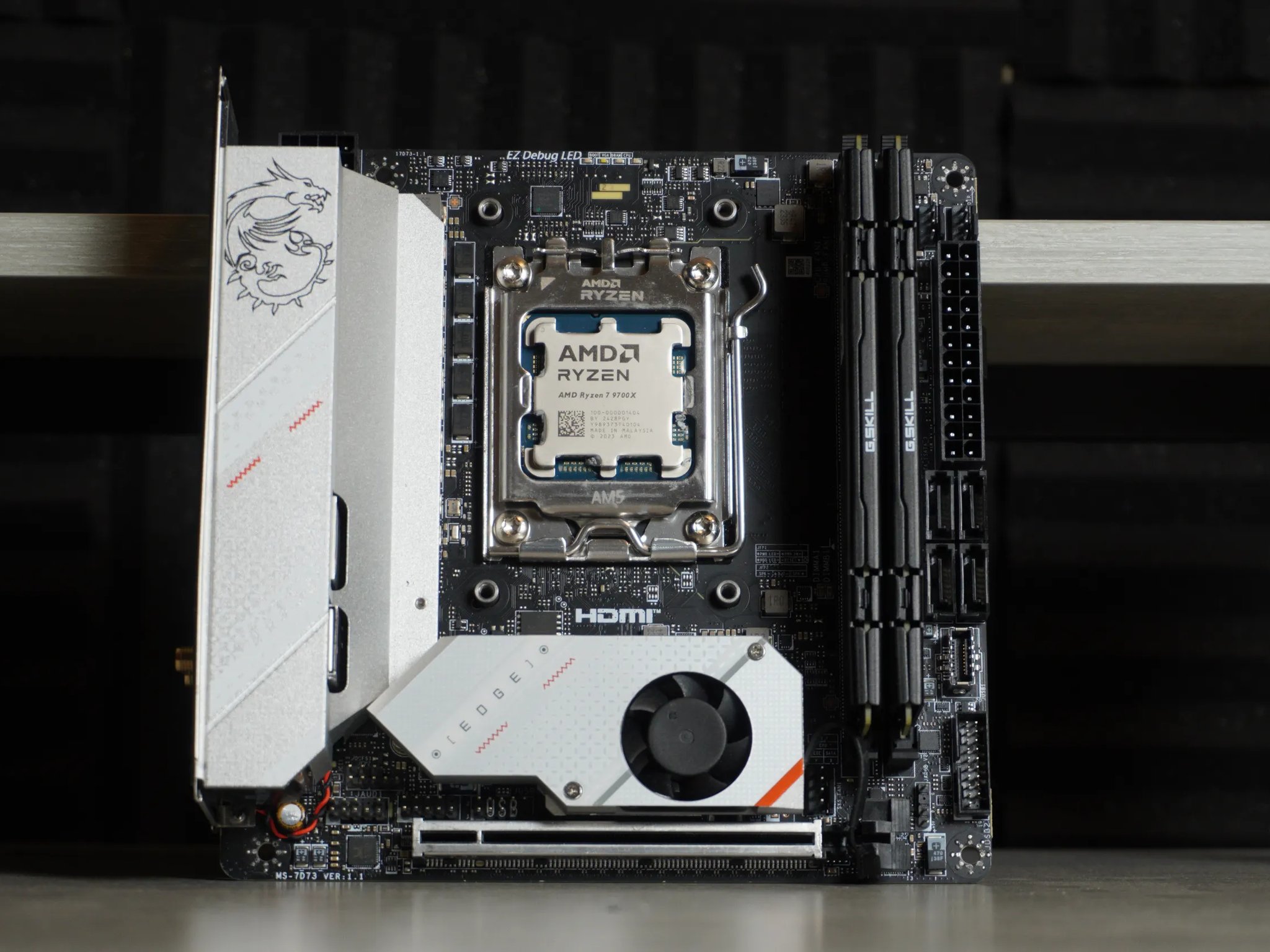 MSI b650i Edge | AMD R7 9700x