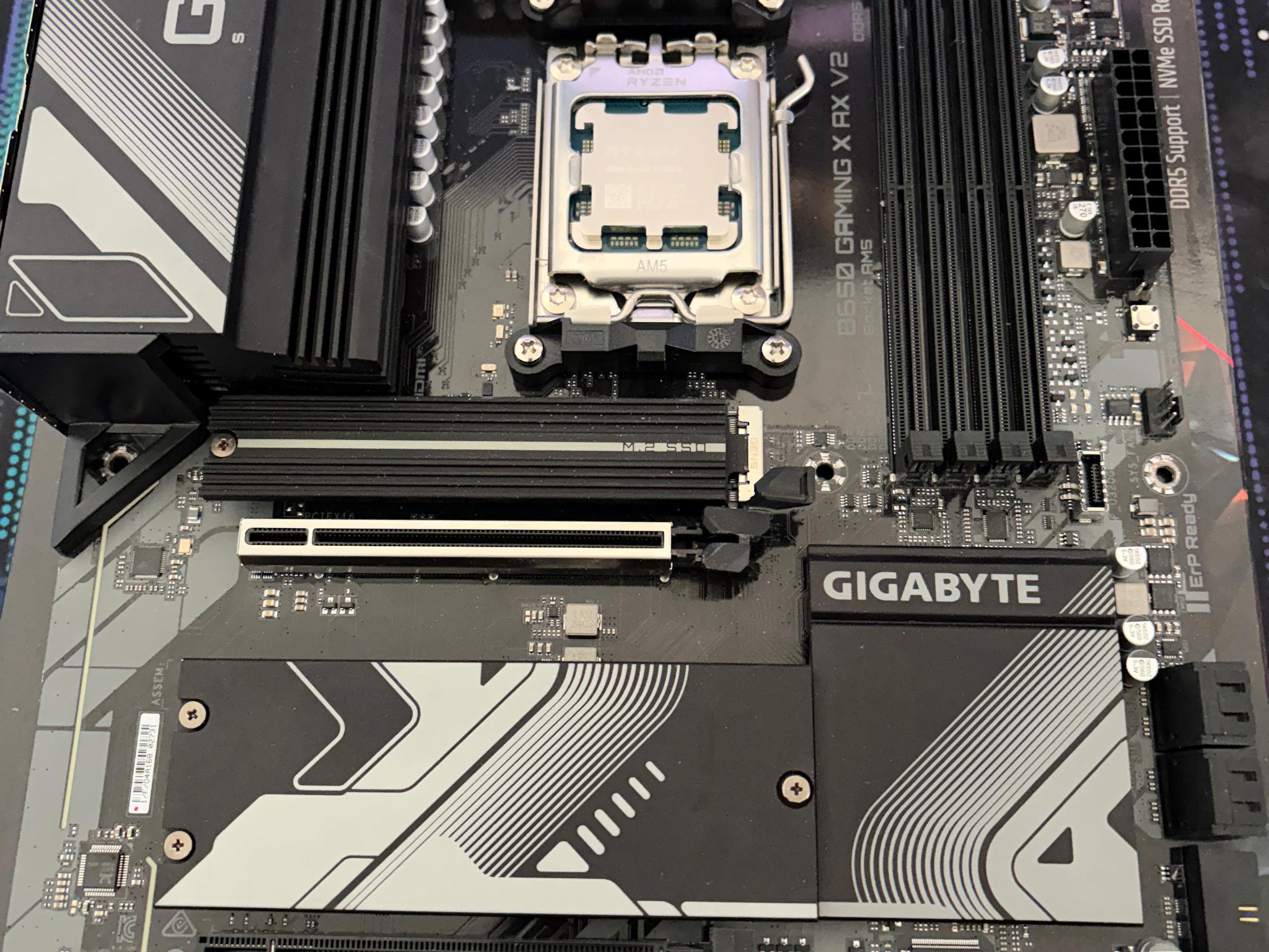 Ryzen 5 9600X + Gigabyte B650 Gaming X AX V2