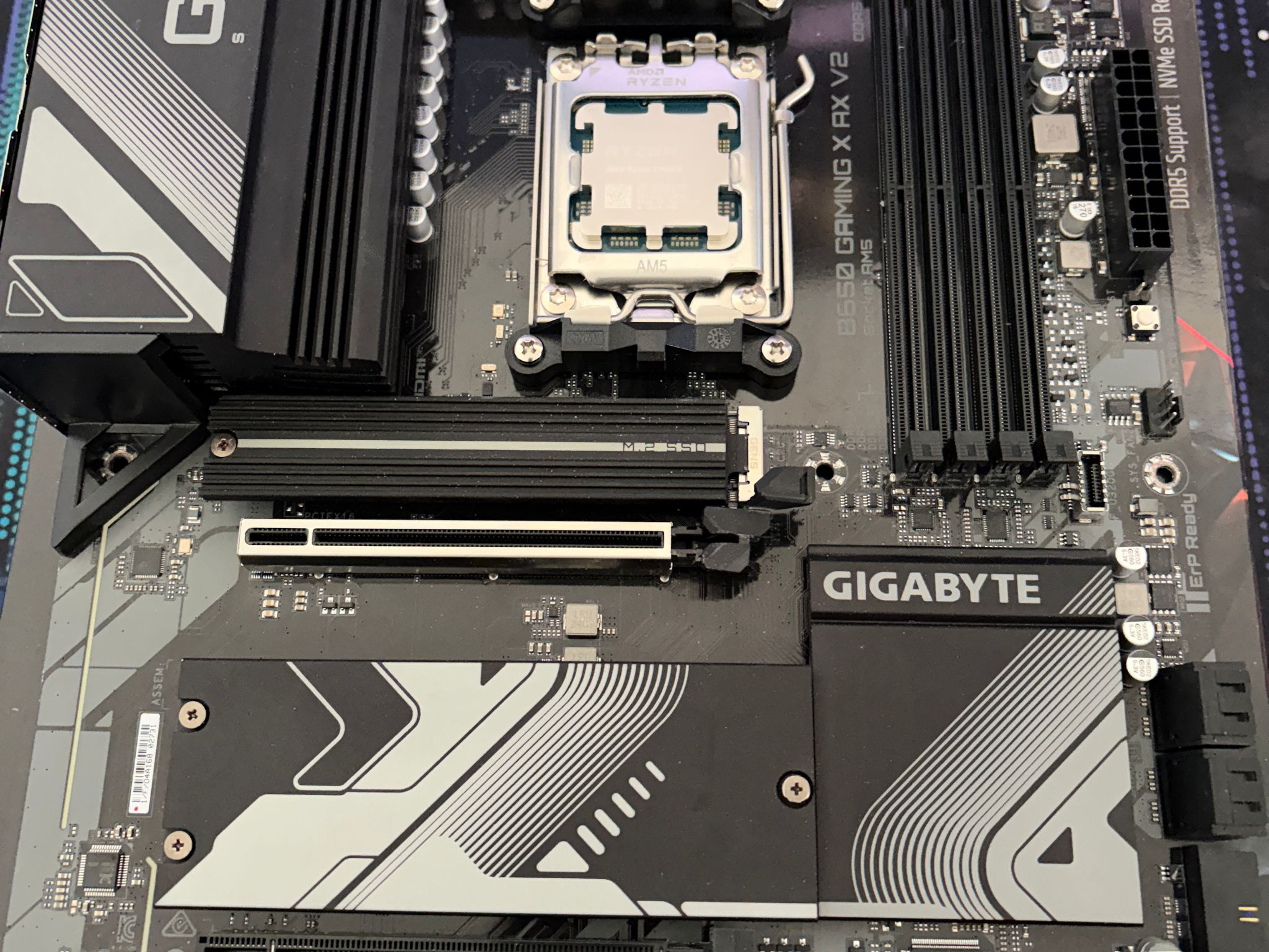 Ryzen 5 9600X + Gigabyte B650 Gaming X AX V2