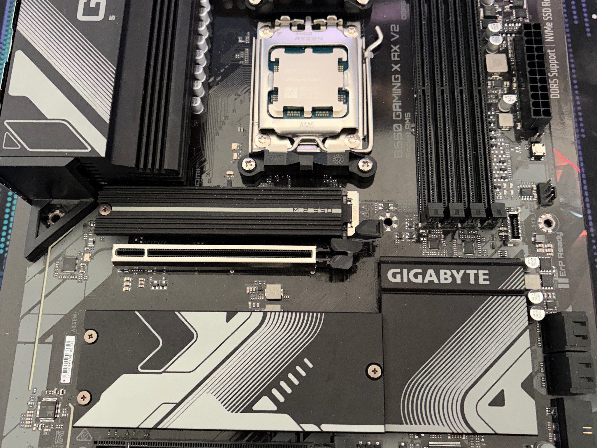 Ryzen 5 9600X + Gigabyte B650 Gaming X AX V2