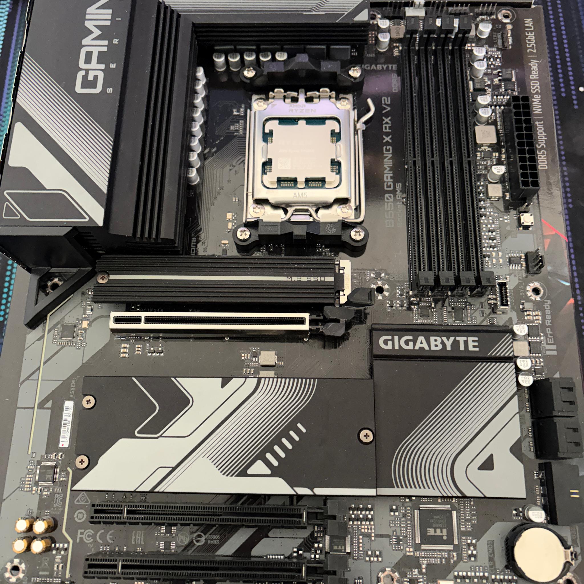 Ryzen 5 9600X + Gigabyte B650 Gaming X AX V2