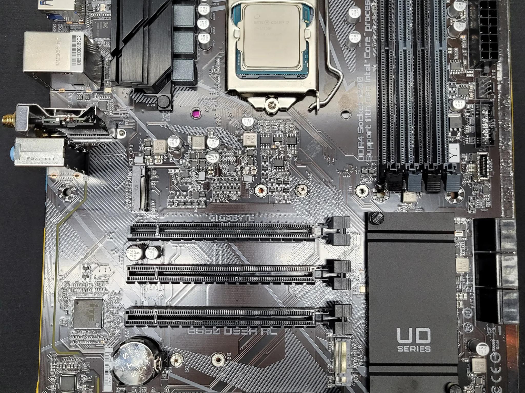 Motherboard and CPU Combo - Gigabyte B560 DS3H AC & Intel i7 11700f
