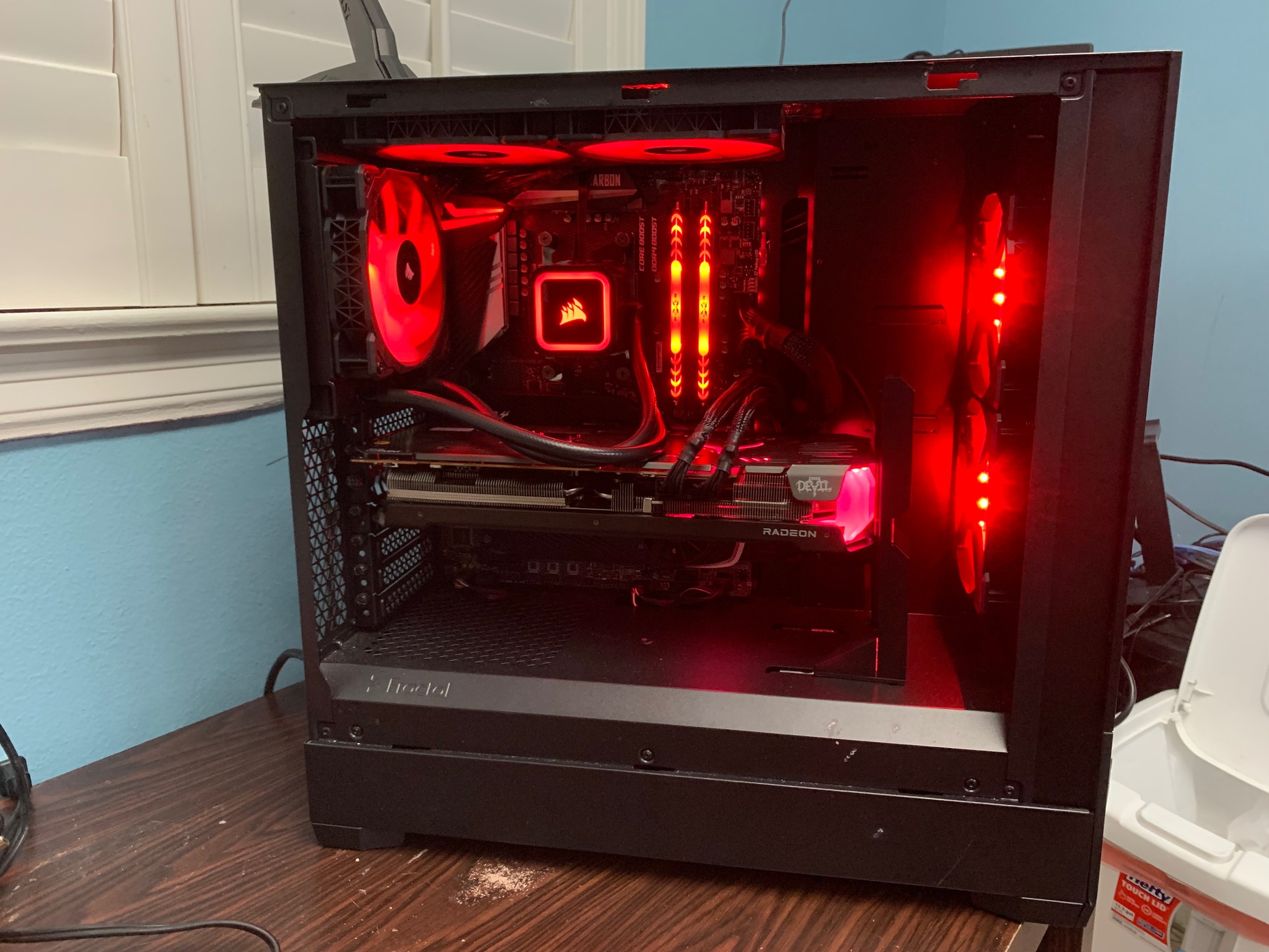 Red Devil|Ryzen 7 3700X|RX 6700XT|32GB|500GB SSD|2TB HDD|Windows 10 Pro