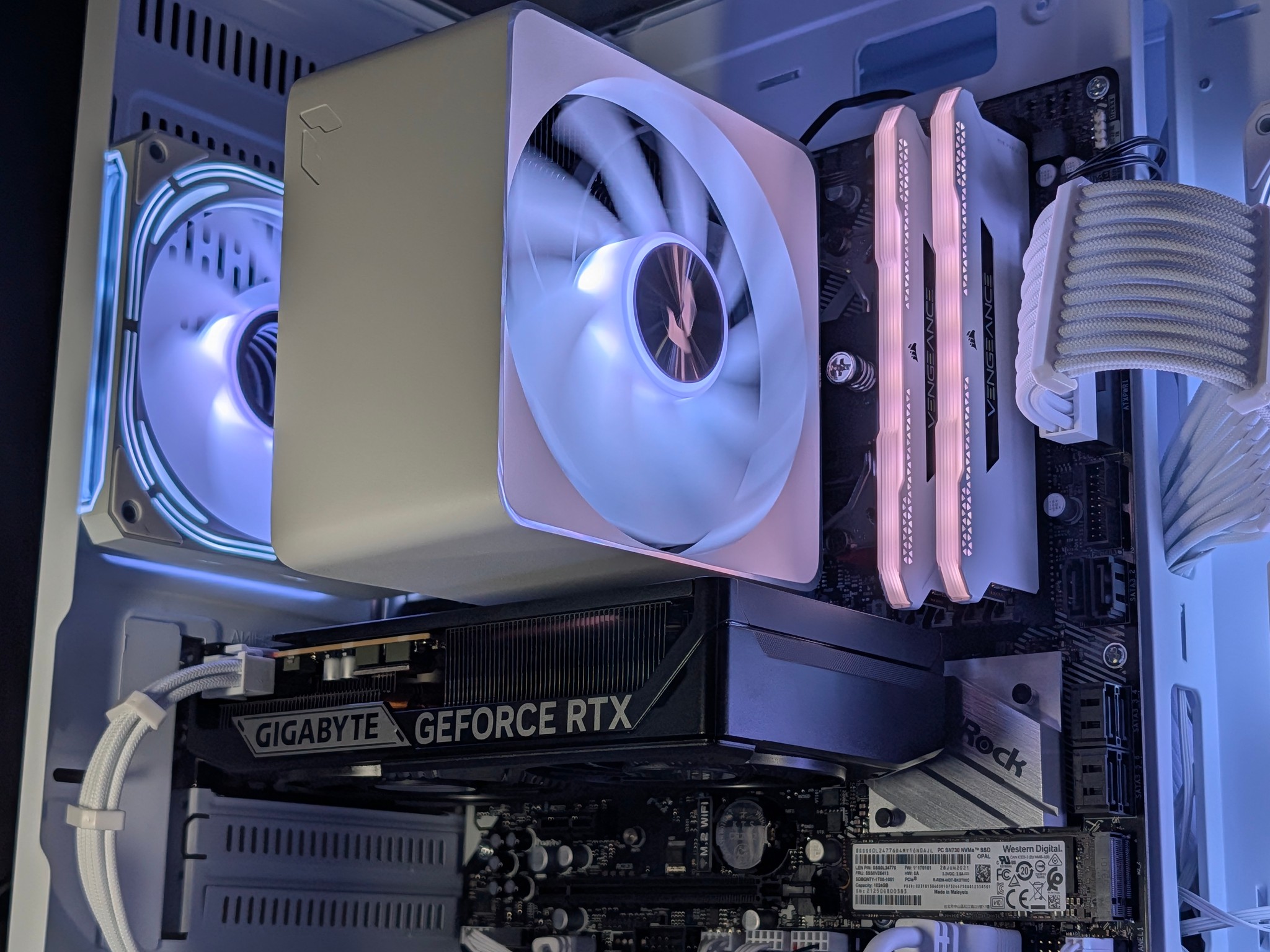 ❄️ Ryzen 5 3600 | RTX 5060 | 16GB DDR4 | 1TB SSD | Gaming PC