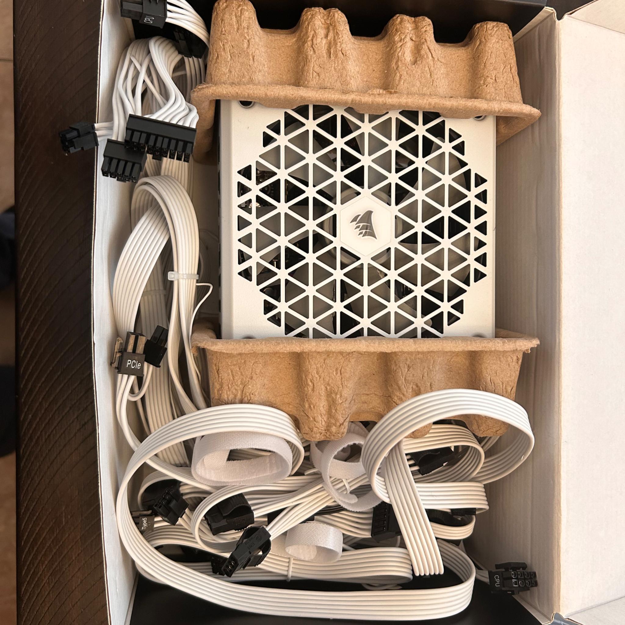 RTX 5080 AERO SFF White OC edition W/ RM1000X Corsair Power Supply White