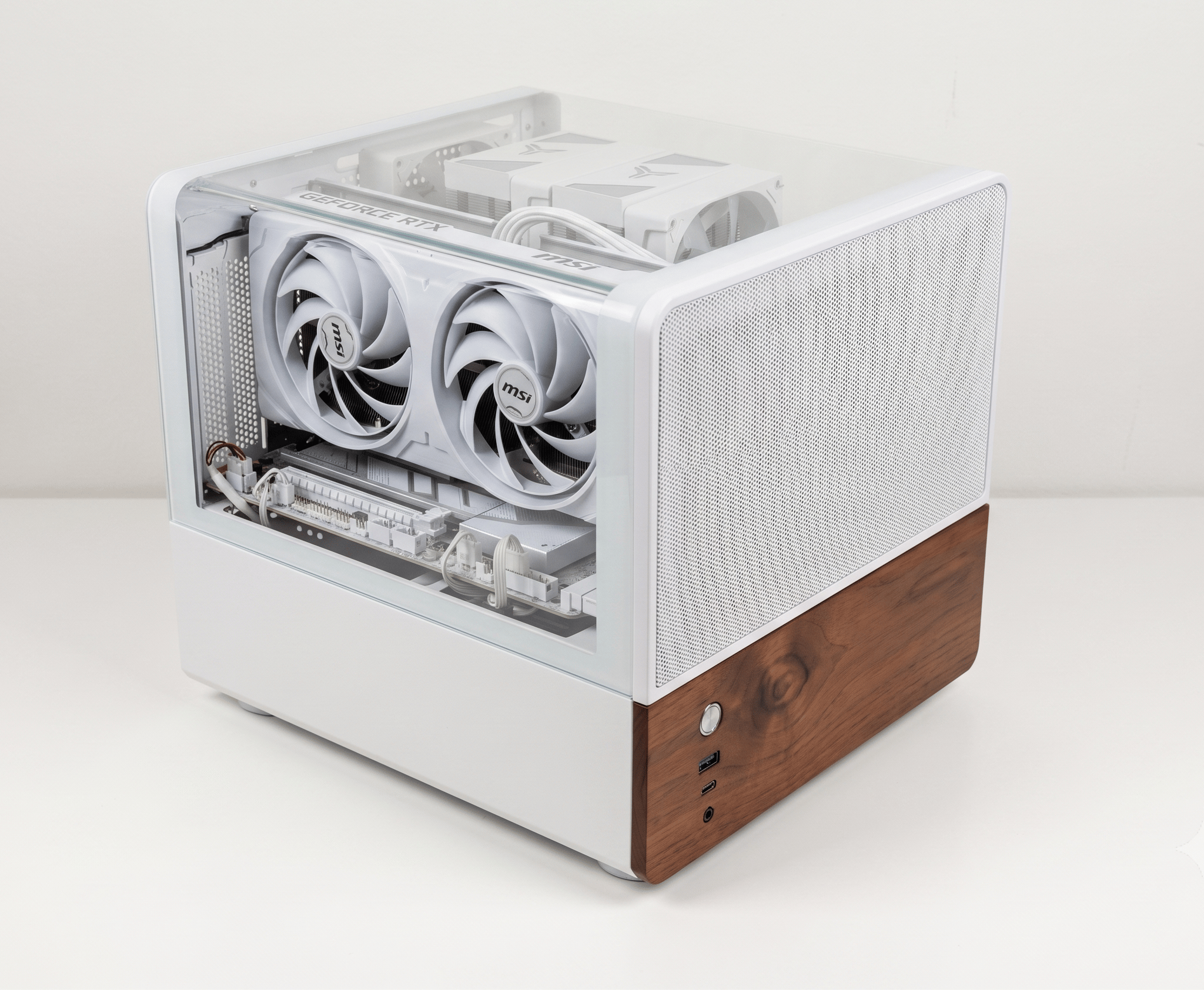 Clean Wood Jonsbo V12 1440P Build - 7800X3D | 5070 12GB | 1TB NVME