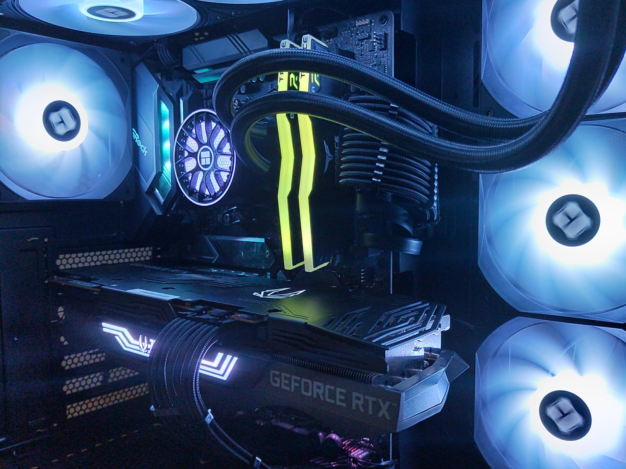 RTX 3080 | Ryzen 7 5700X | 32GB RAM | Gaming PC