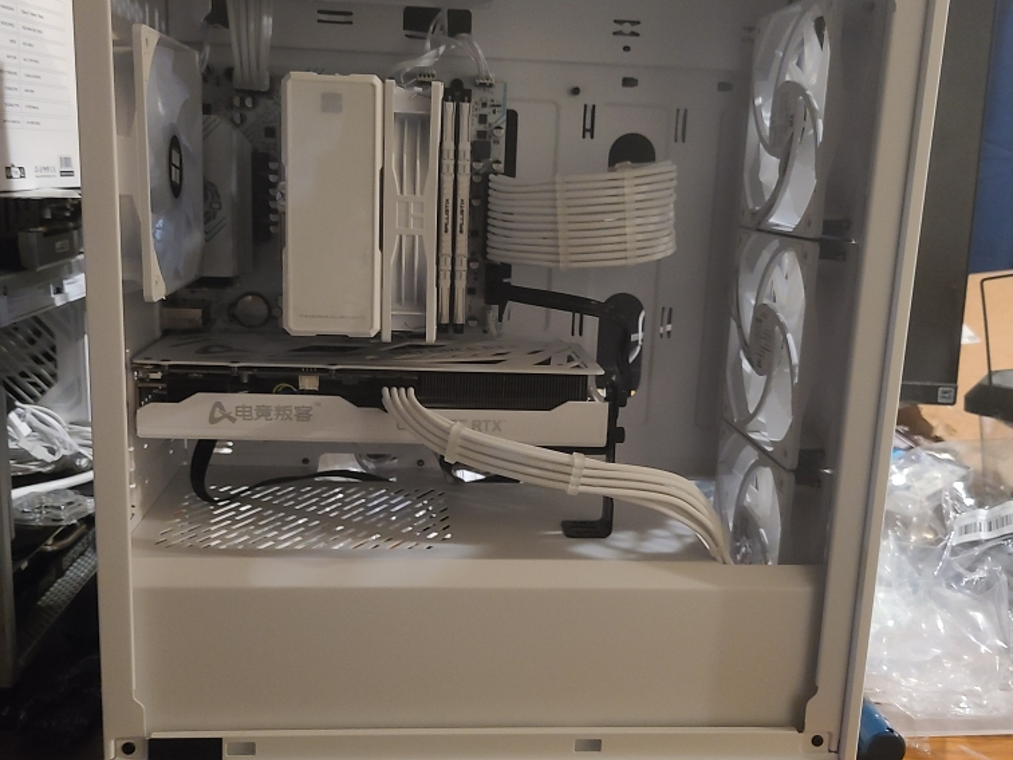 Ryzen 5600/b550/rtx 3060 ti white pc