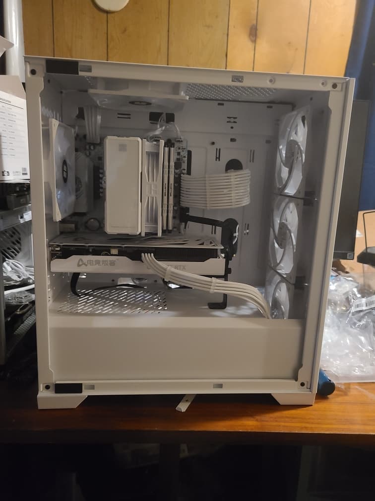 Ryzen 5600/b550/rtx 3060 ti white pc