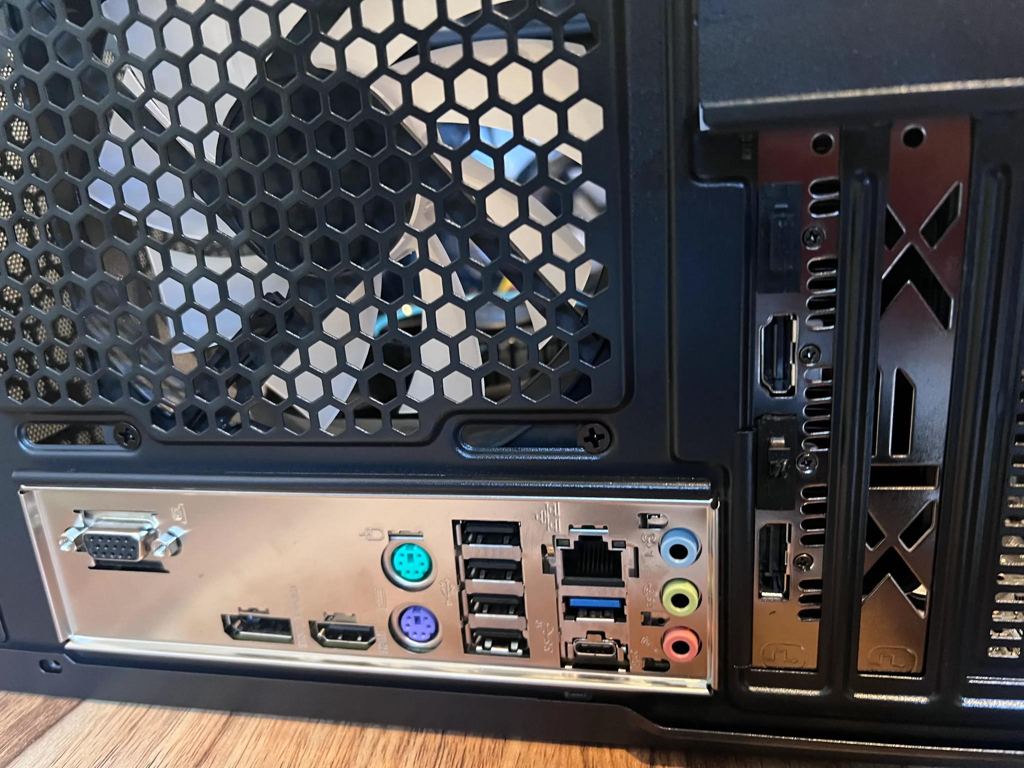 Gaming 1080p PC i3-12100f Rx 6600XT 16GB RAM DDR4 500GB SSD