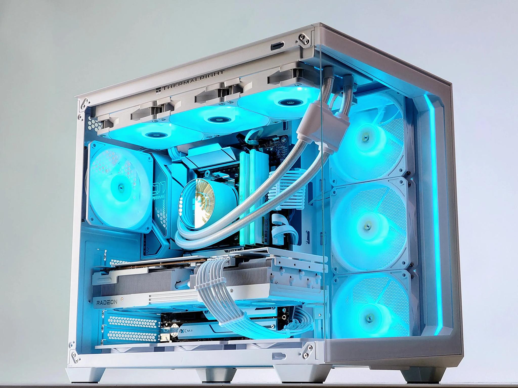 ❄️🤍🐻‍❄️Artic⚪AMD RX 7900 XT 20GB⚪AMD Ryzen 7 7700⚪32GB DDR5⚪2TB NVME