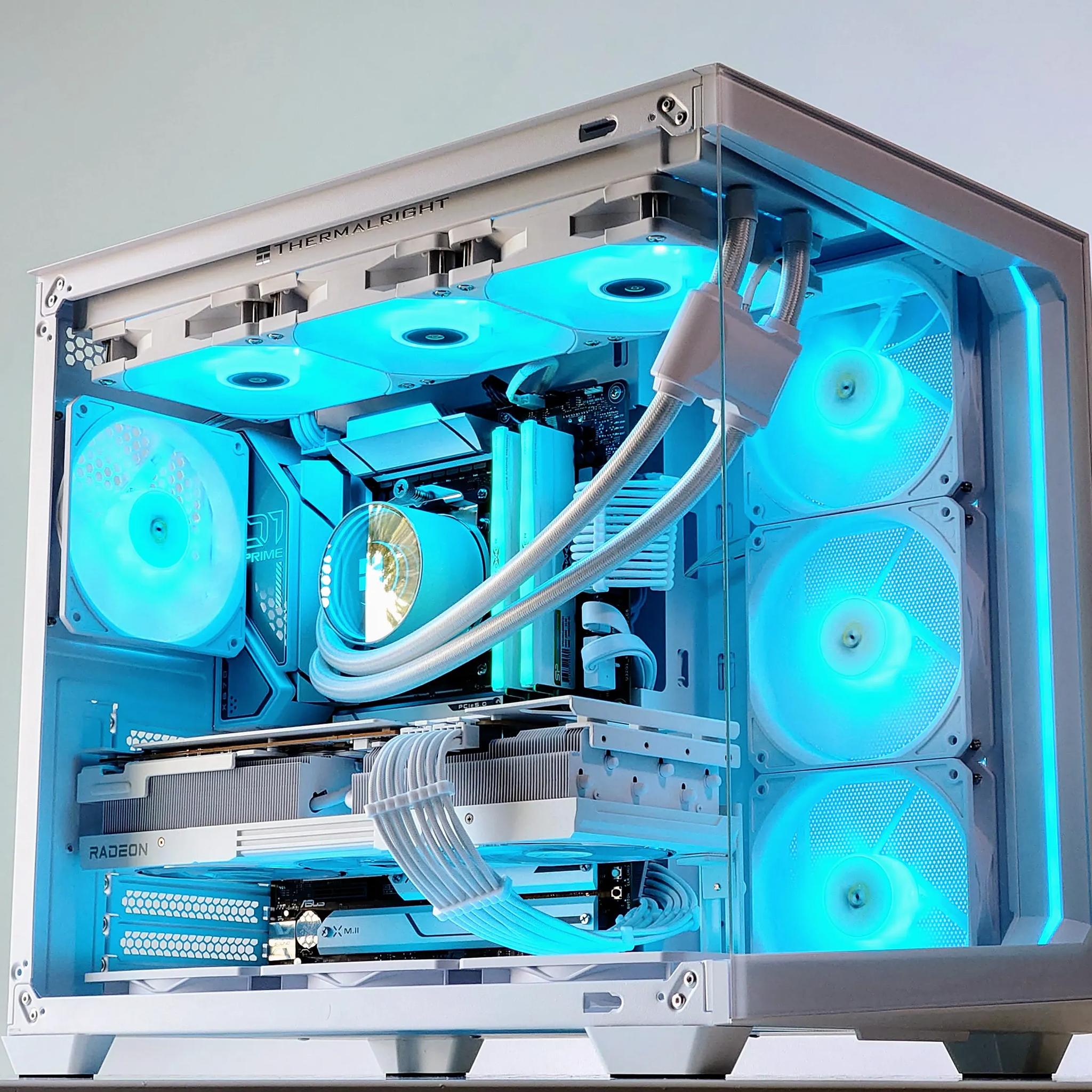 ❄️🤍🐻‍❄️Artic⚪AMD RX 7900 XT 20GB⚪AMD Ryzen 7 7700⚪32GB DDR5⚪2TB NVME